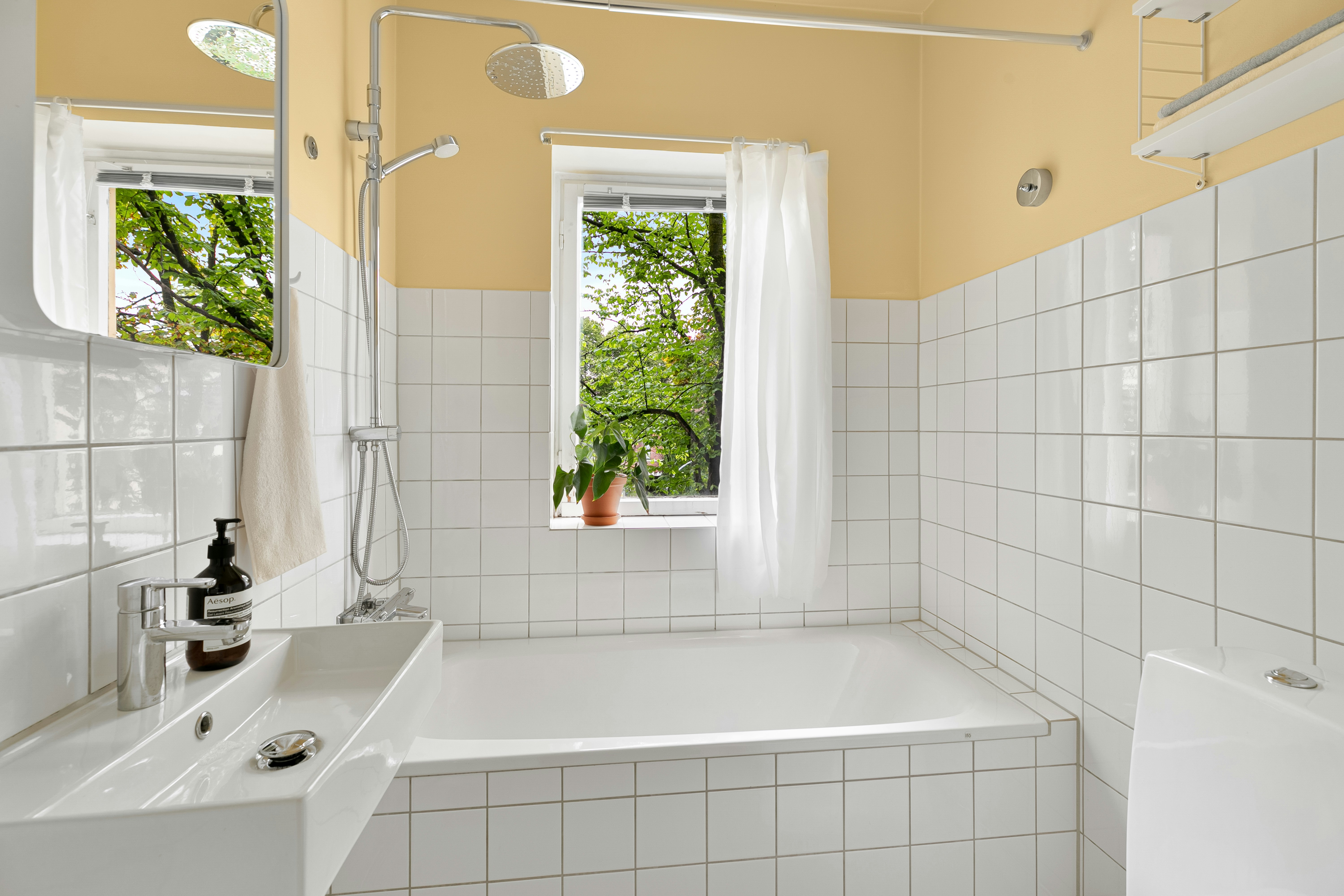 9 Home Repair Tips to Identify Bathroom Faucet Leaks