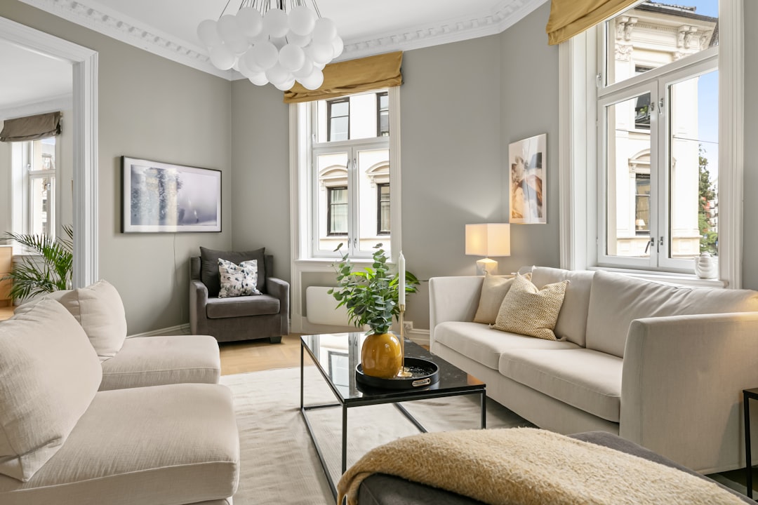 A comfortable and safe senior living apartment, brightly lit and well-appointed - Pittsburgh senior services A comfortable and safe senior living apartment, brightly lit and well-appointed - Pittsburgh senior services