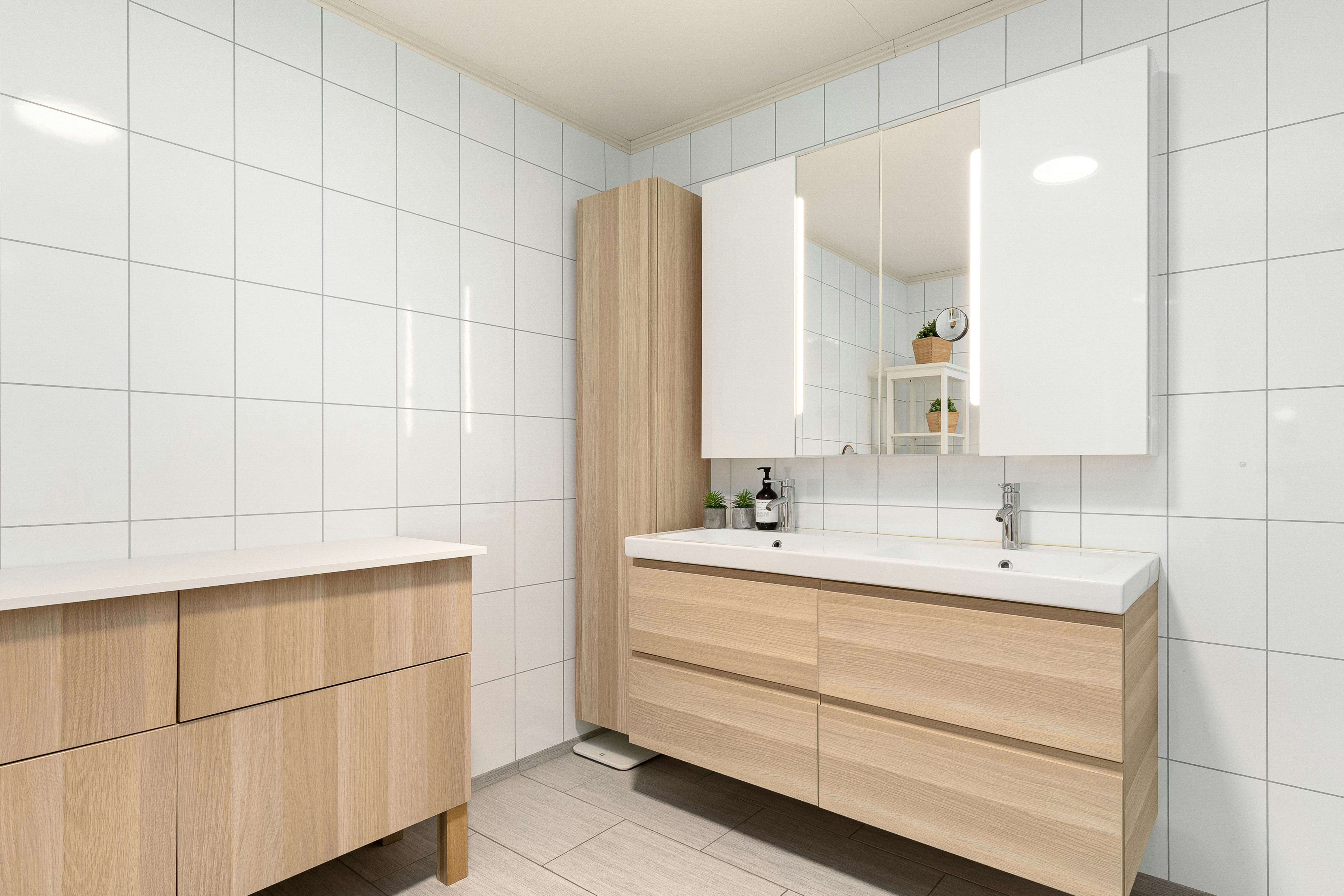 Image of bathroom fixtures and materials