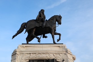 A statue of a man riding a horse
