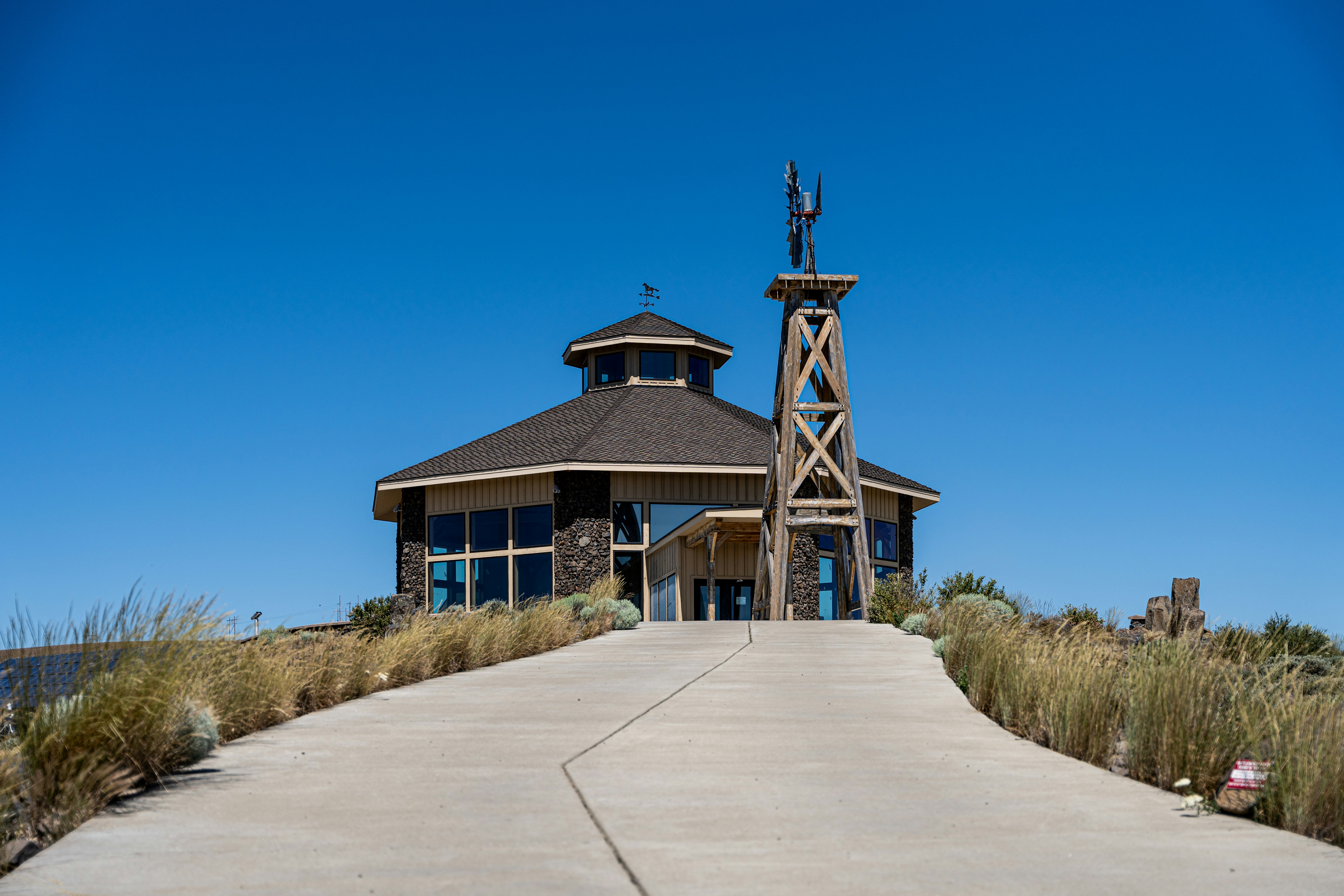 A large building with a tower on top of it