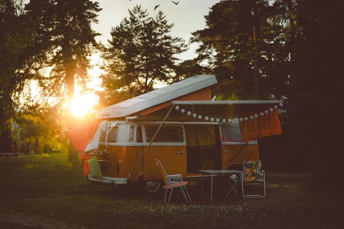 Aperçu d'ambiance vanlife avec store banne