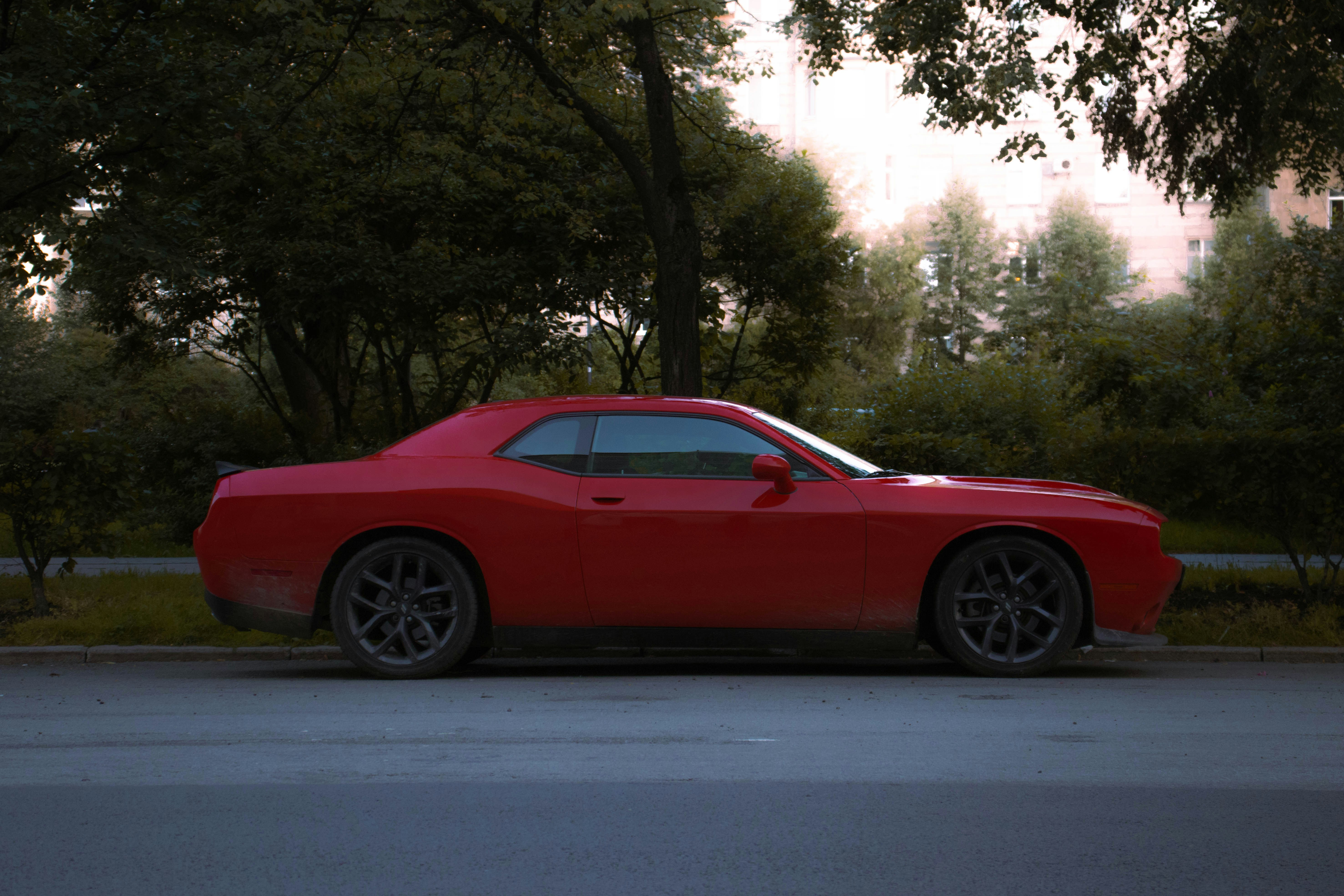 Dodge Charger R/T red, ilustrasi artikel Unleash the Hemi Power: Why the 1969 Dodge Charger R/T Makes the Ultimate Desktop Background 9