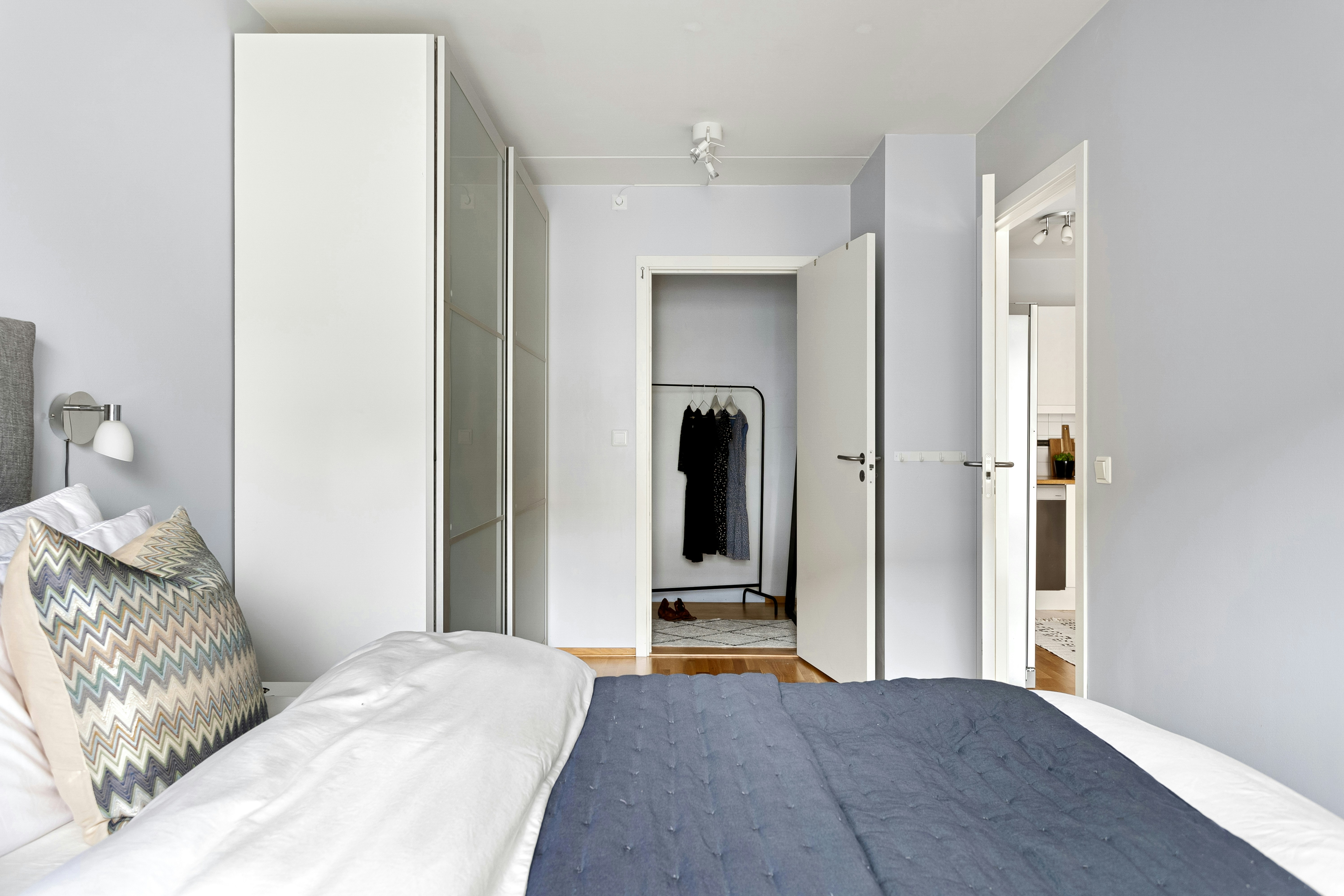 One-bedroom apartment floor plan, highlighting the separation of space - one bedroom chicago