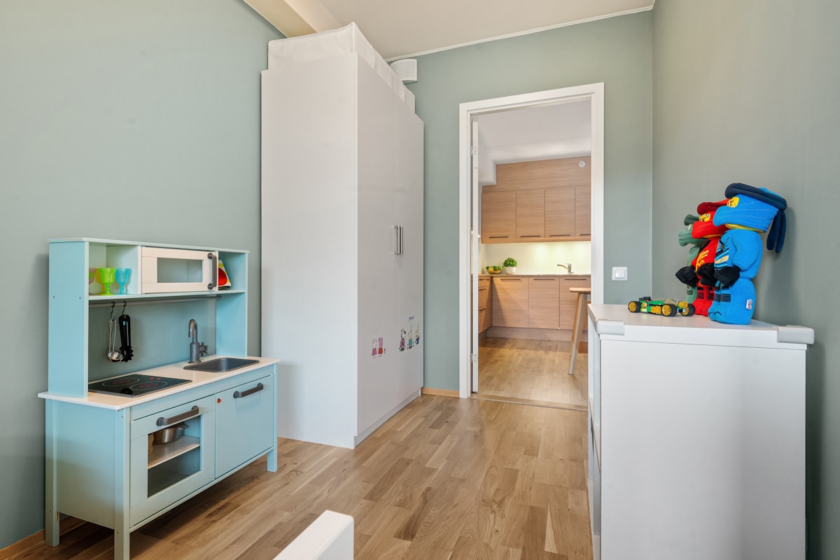 What is the best first kitchen set for a preschooler?