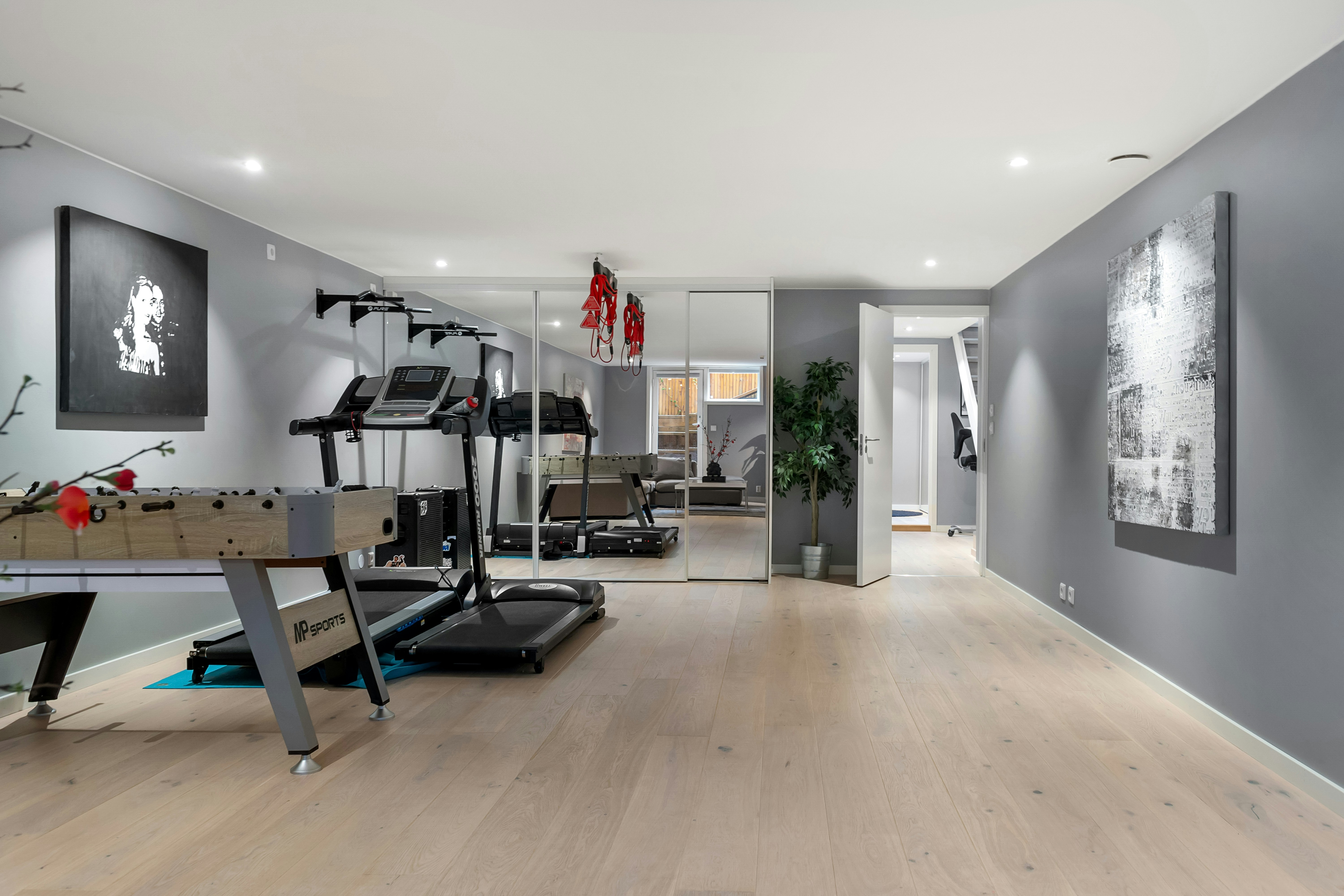 luxury home gym, wallpaper, Velvet Home Gym: Stylish Fitness for Small Spaces 3
