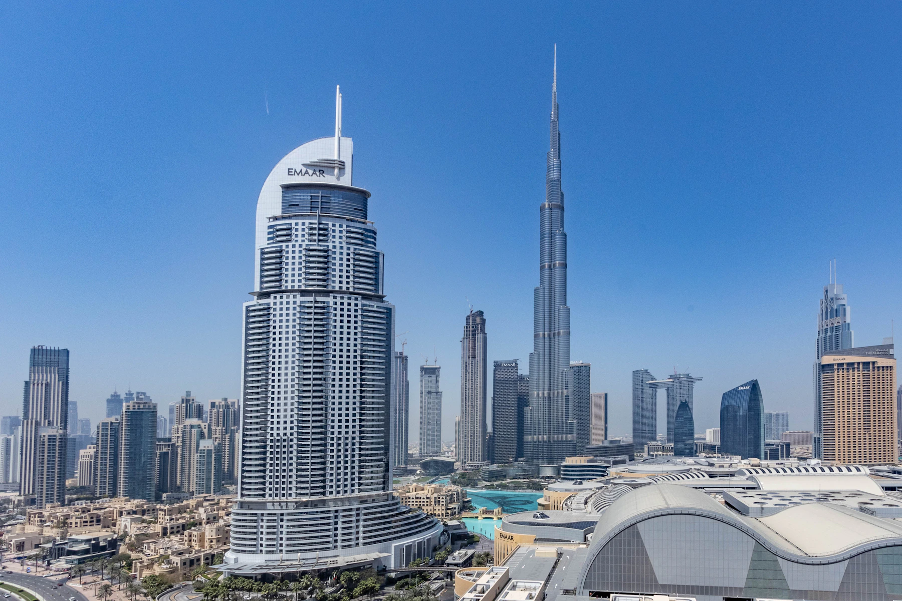 A panoramic view of Downtown Dubai, Burj Khalifa and the surrounding lake