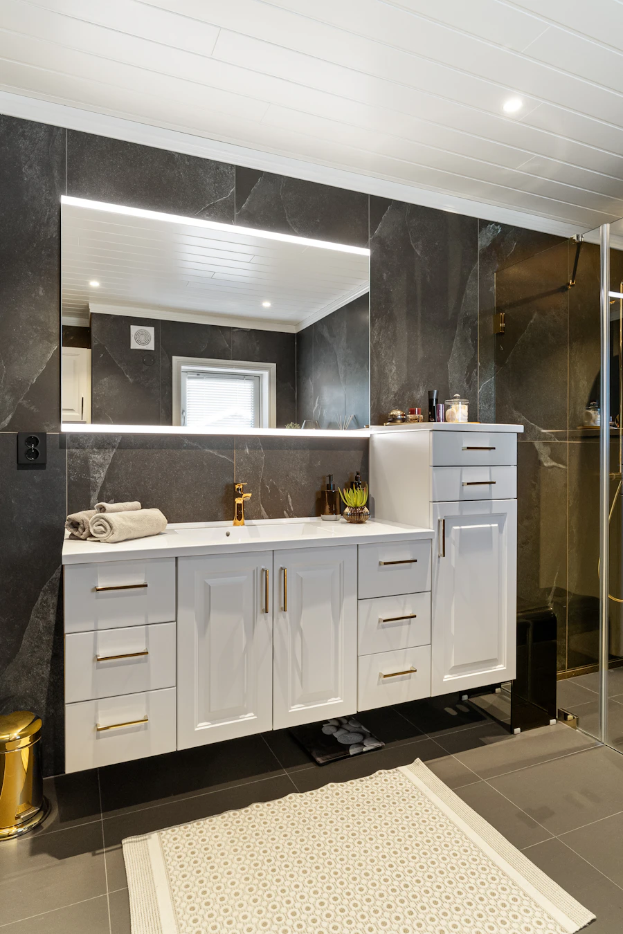 Modern bathroom with a walk-in shower