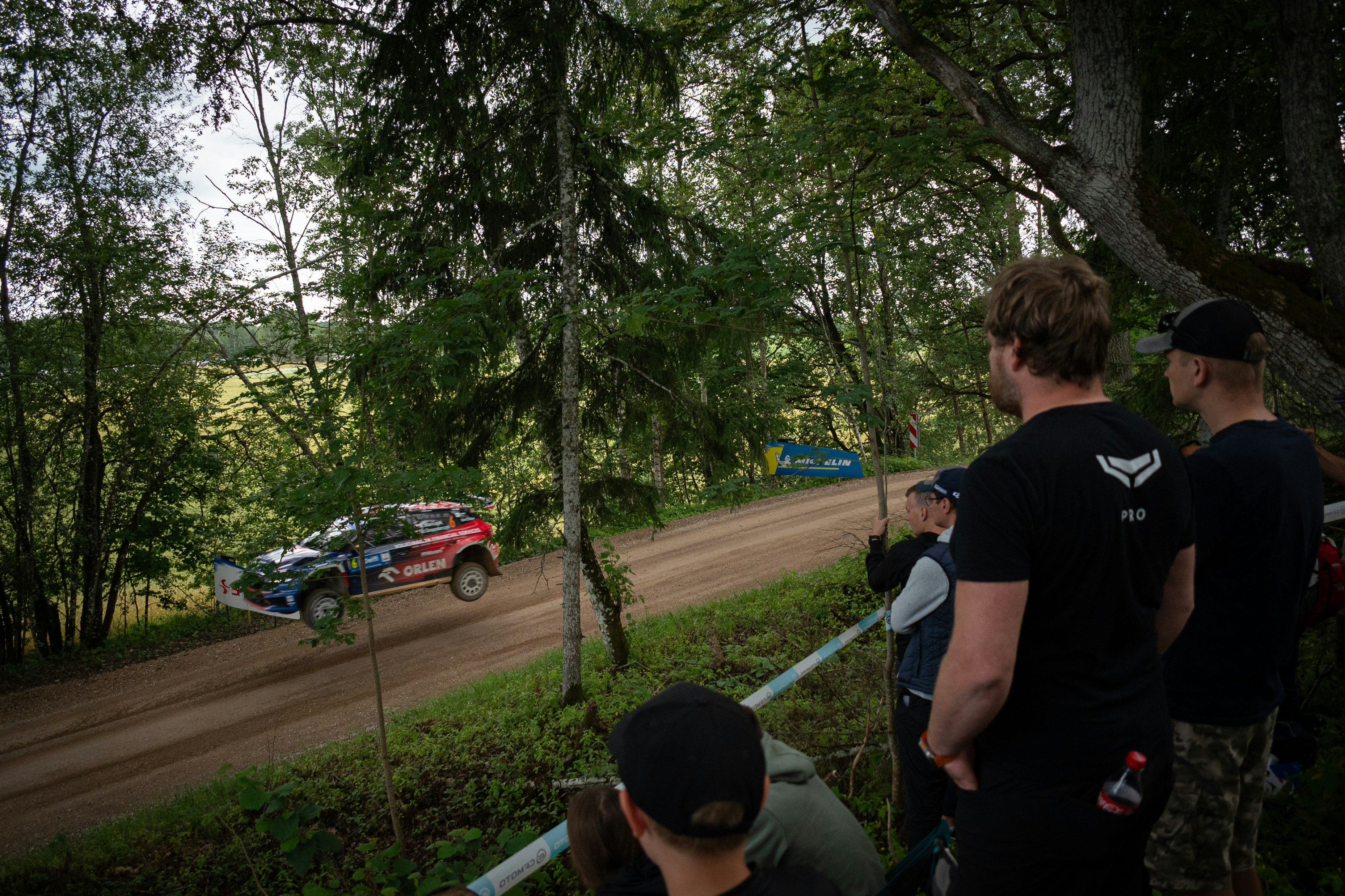 Oliver Solberg i blåsväder - kraschade i VM-rallyt och fastnade i diket!
