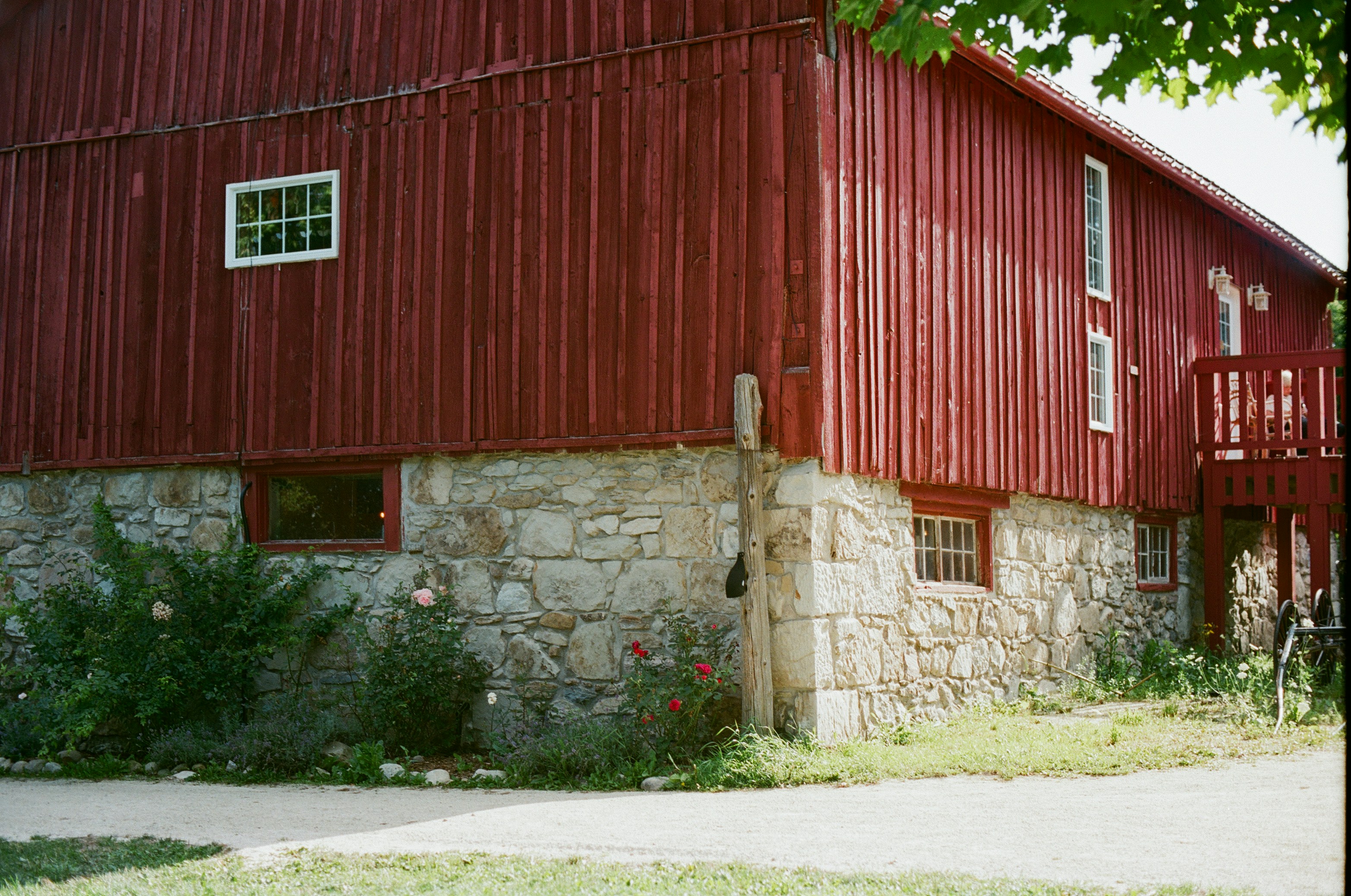 The Barn KT9