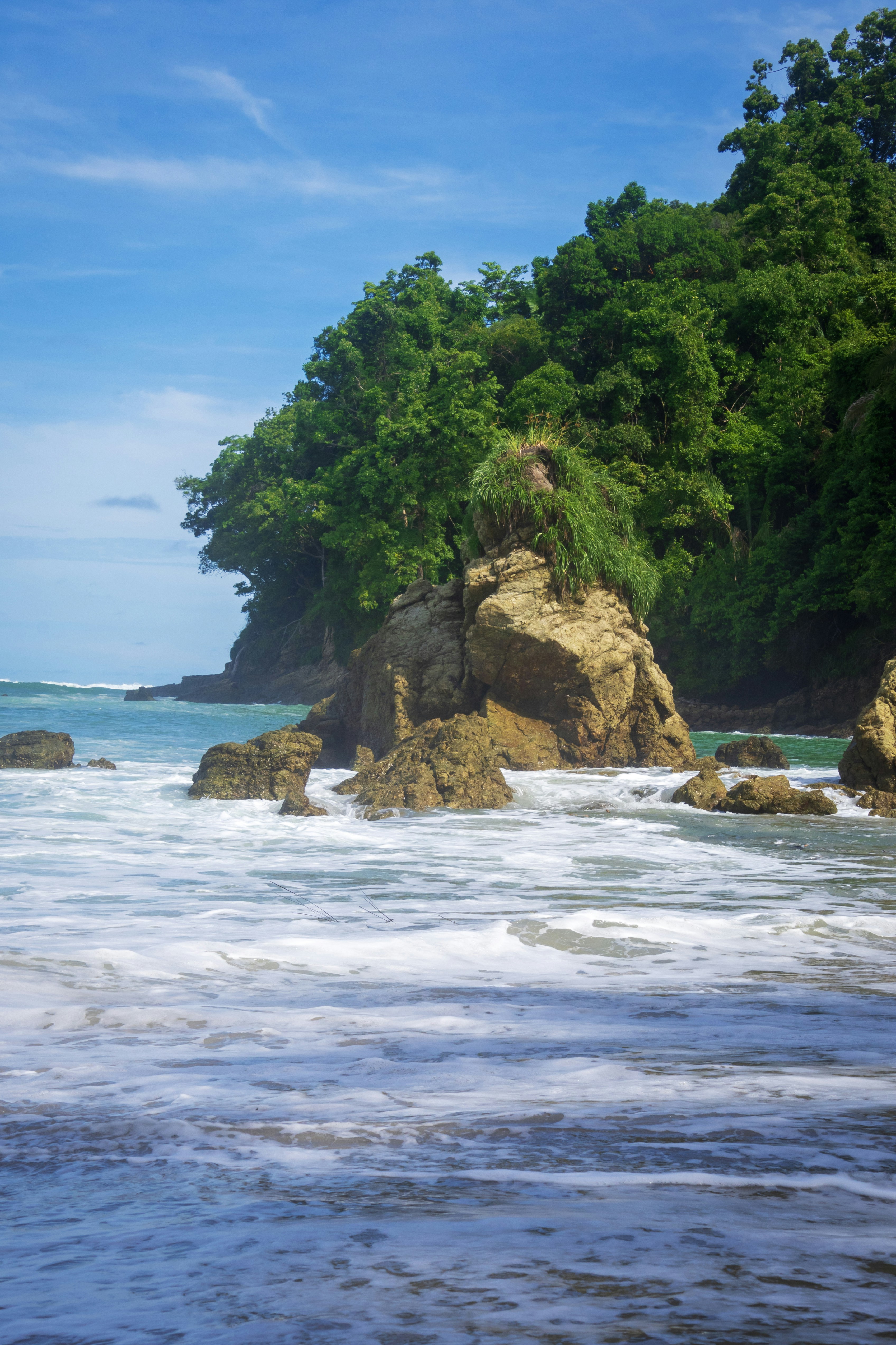 8 Budget-Friendly Costa Rica Travel Apps for Smart Planning