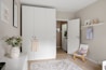 chambre enfant organisée et minimaliste 