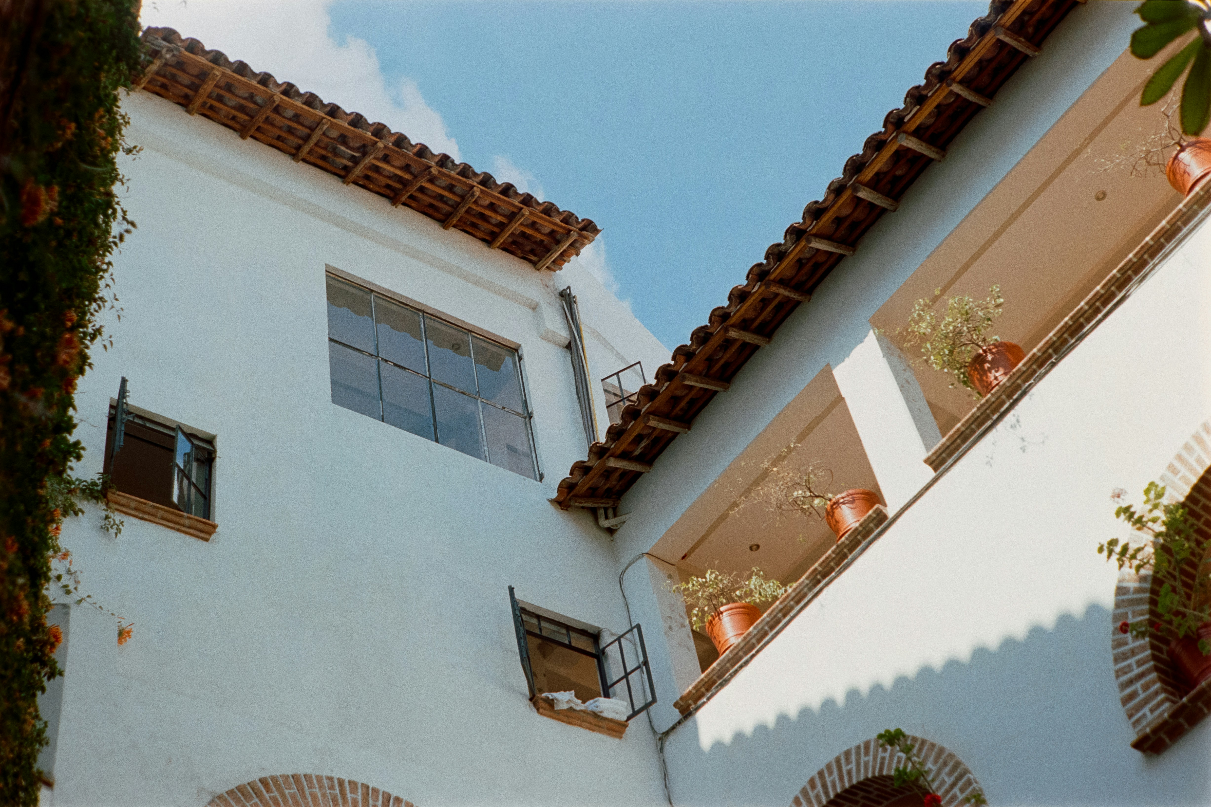 Photo by andriklangfield