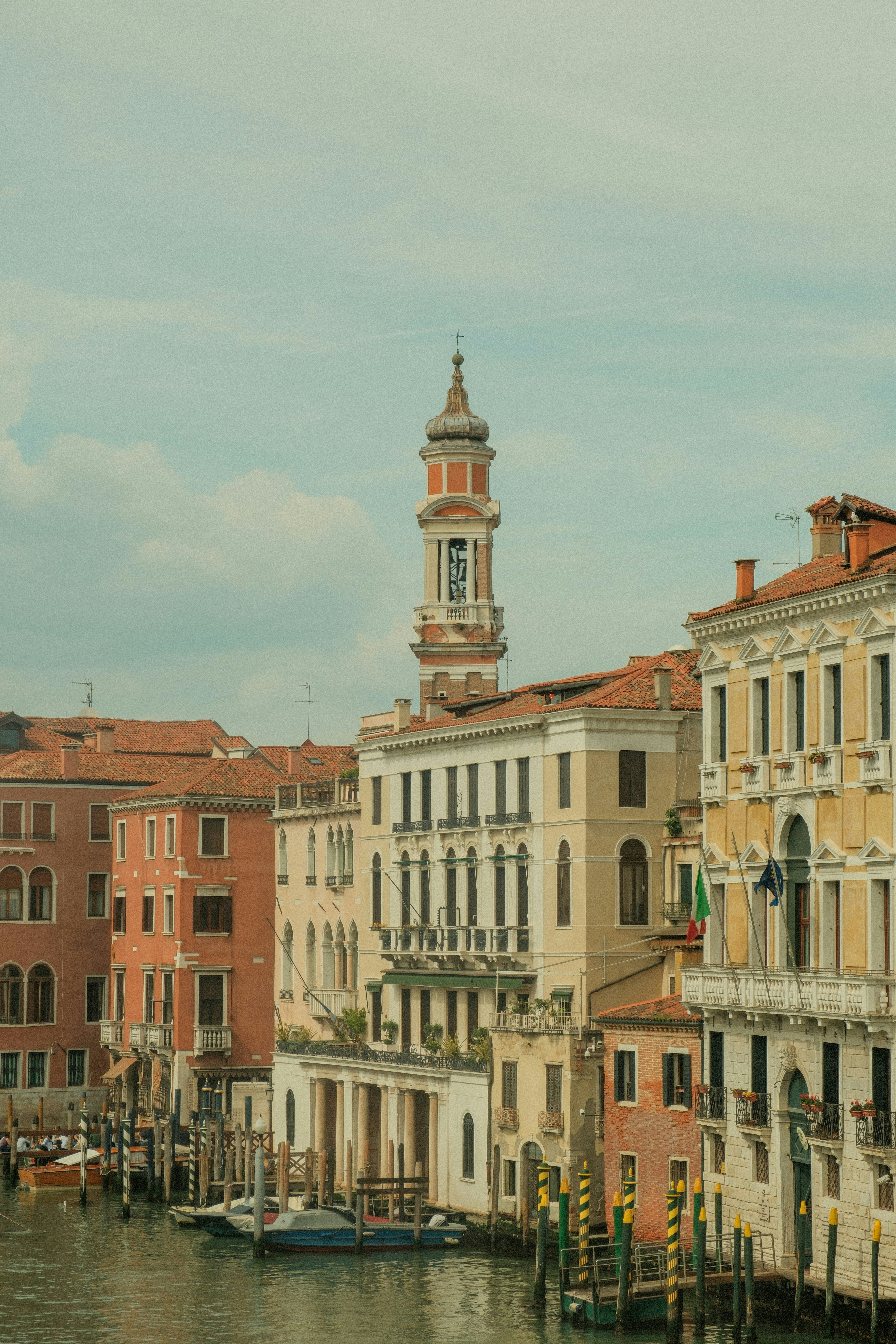 Photo by pabblyconnect_123