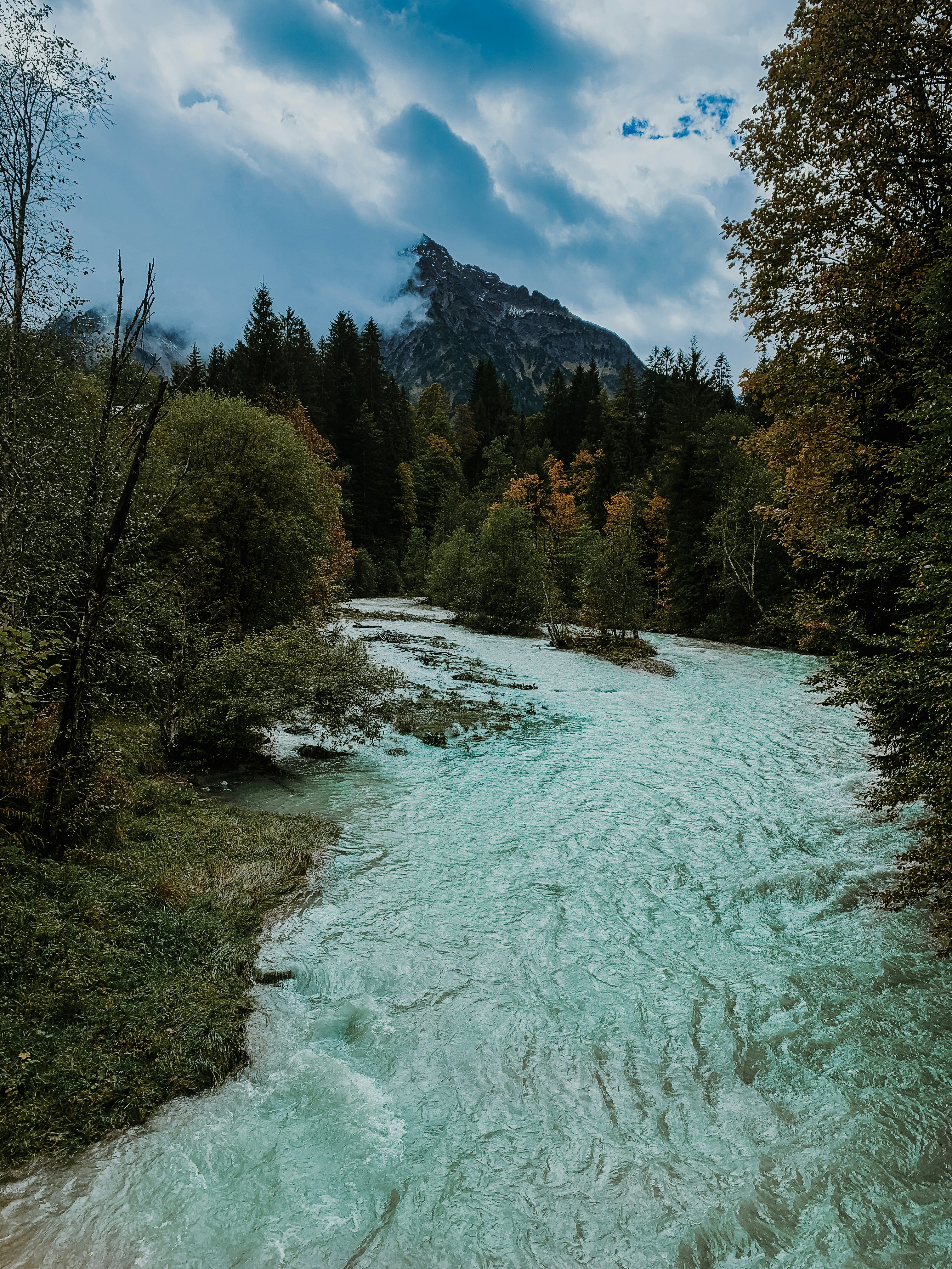 Photo by emben