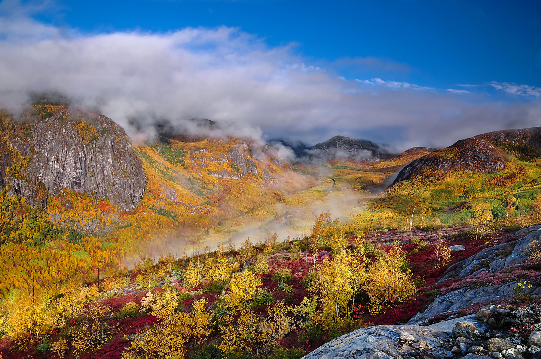 Montagnes de Charlevoix aux couleurs de l'automne, Québec