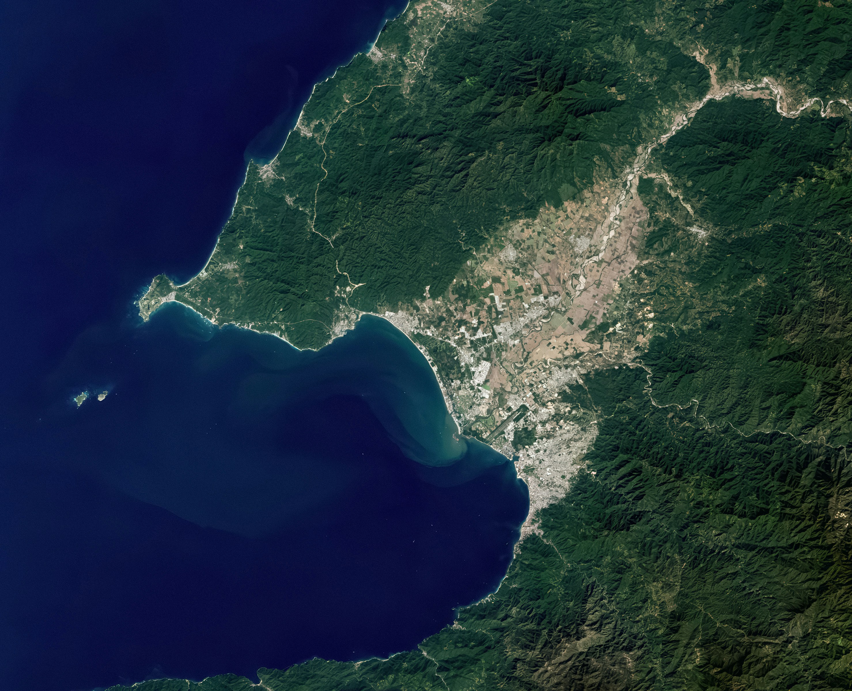 Landsat 9 Underfly with Landsat 8 over Puerto Vallarta, Mexico. Detailed Description Images from the Landsat 9 underfly with Landsat 8 over Puerto Vallarta, Mexico on November 11, 2021. The left image shows the Landsat 8 OLI image and the right image is from Landsat 9 OLI. Both images are shown as a true color image using the red, green, and blue bands (Bands 4,3,2).
