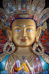 A statue of a buddha in a temple