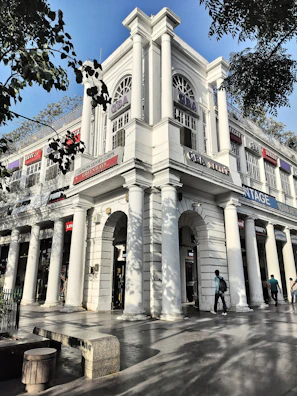 Connaught Place Delhi at night – Pearl Elite Tours