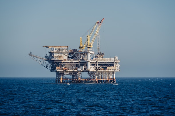 An oil rig in the middle of the ocean