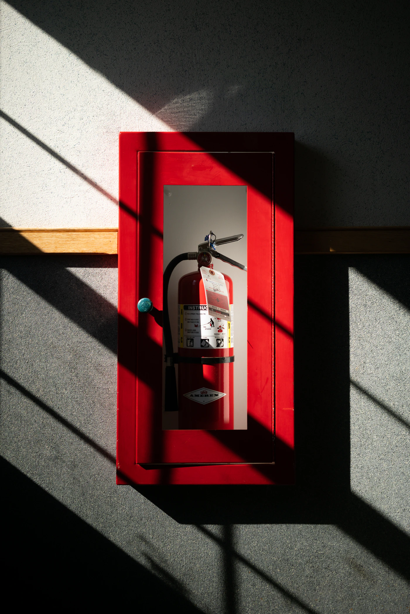 Standalone extinguisher