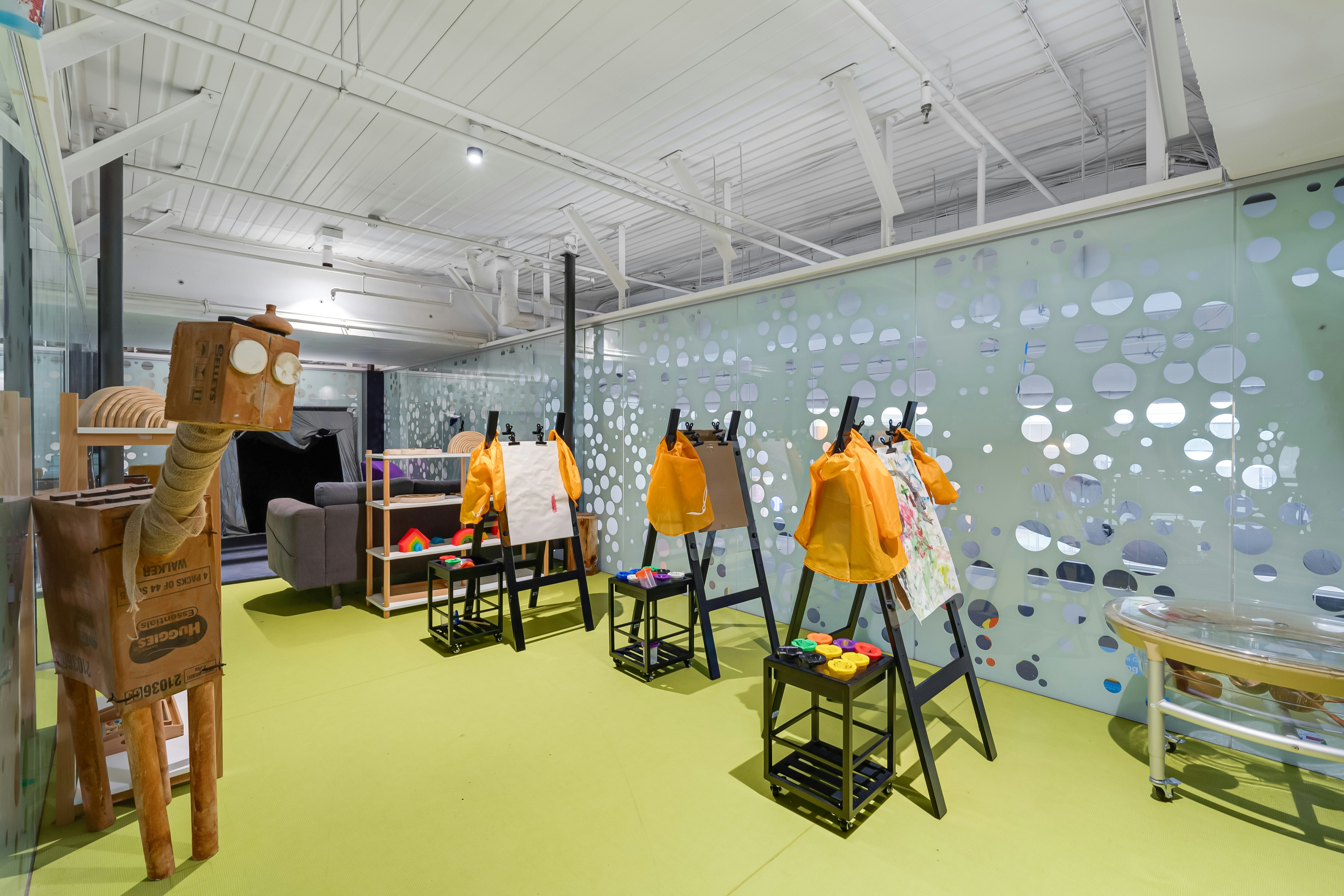 A room filled with lots of different types of items