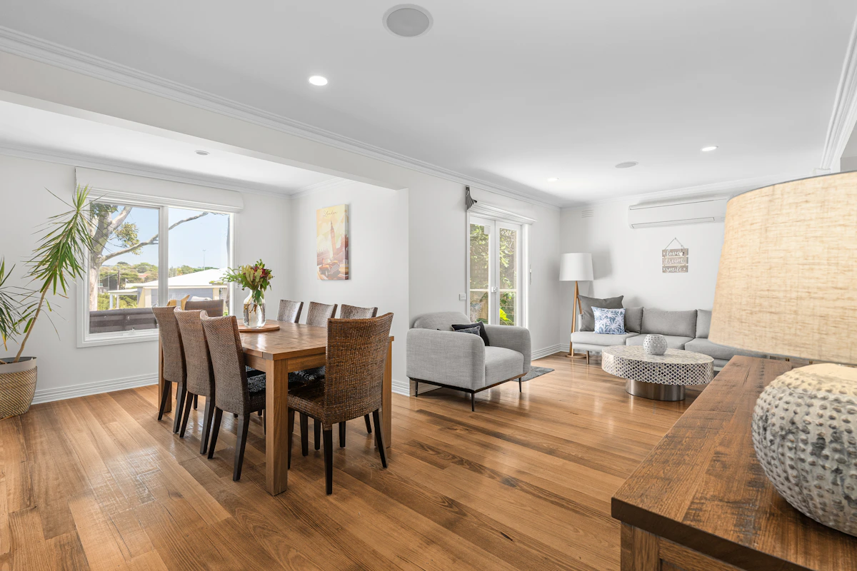 Vinyl and laminate flooring installation