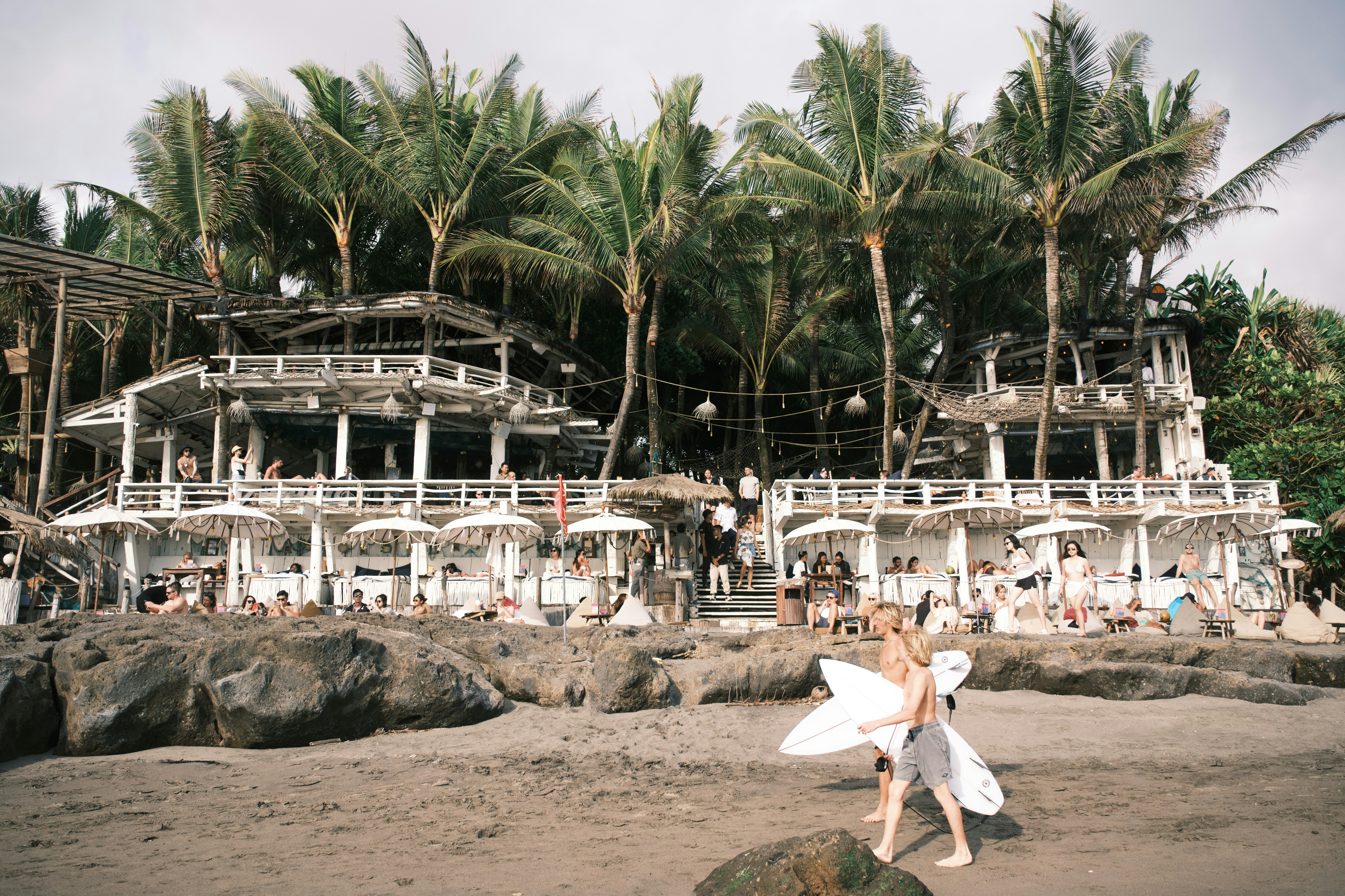Strategi SEO Terpadu untuk Situs Wisata Bali: Optimasi On‑Page, Off‑Page, Local Pack, dan Pencarian Suara