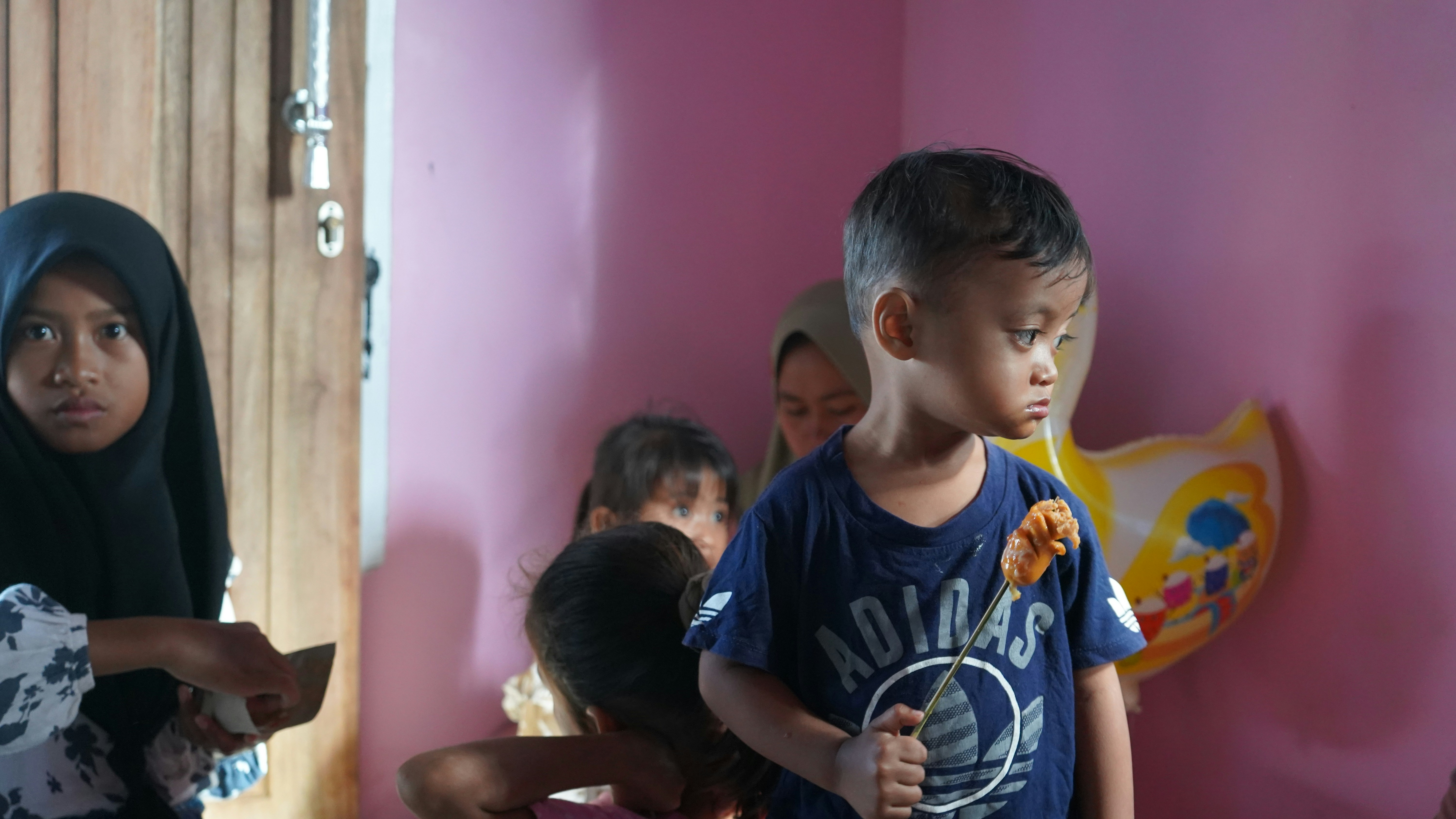 photo-1722252799037-3955b507c400?ixid=M3wxMjA3fDB8MXxzZWFyY2h8MTl8fGtpbmRlcmdhcmRlbiUyMG1hdGglMjB0dWl0aW9uJTIwaW4lMjBwdW5nZ29sfGVufDB8fHx8MTc1OTk2MDgzMXww\u0026ixlib=rb-4.1.0