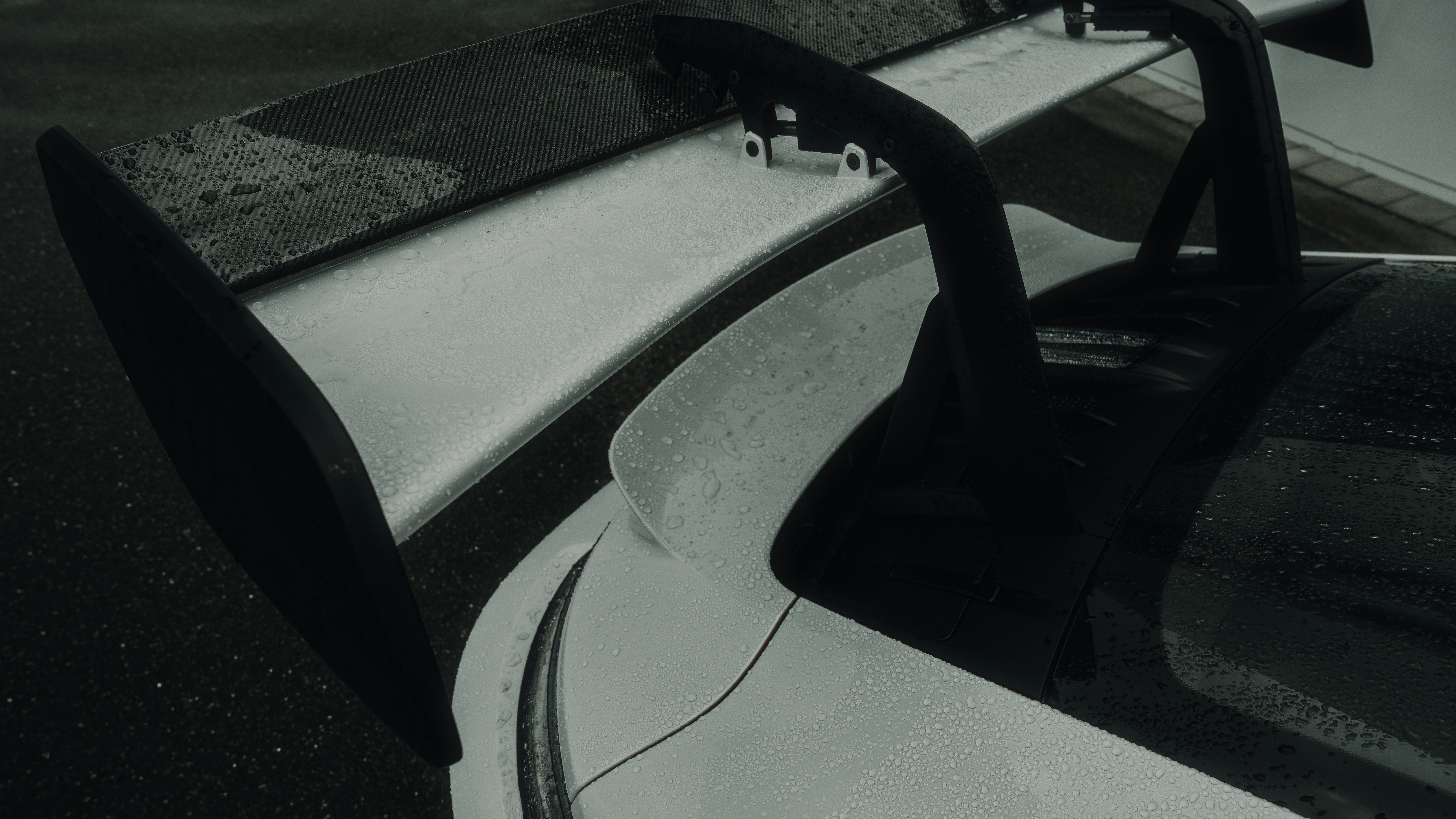 【完全ガイド】車のワイパーが動かない！原因特定から緊急対処法、修理費用まで徹底解説関連画像(1)