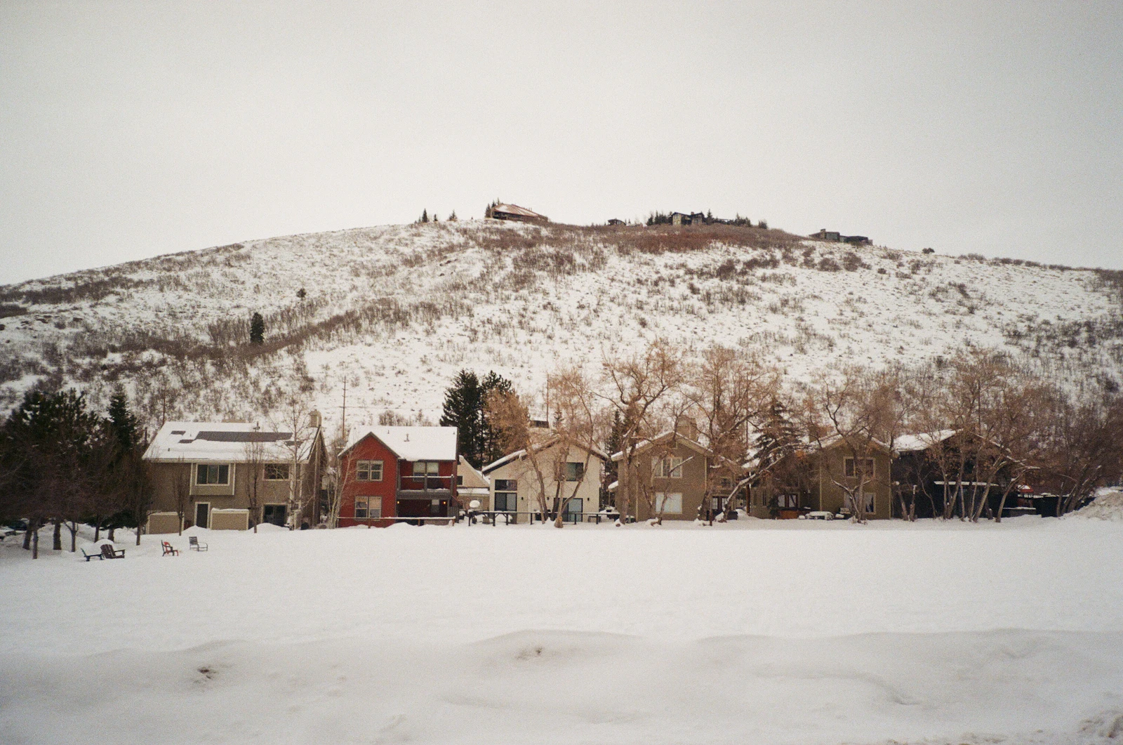 Utah Mortgage Rates Dip to 7.24%: What It Means for Wasatch Front Buyers and Sellers This Winter