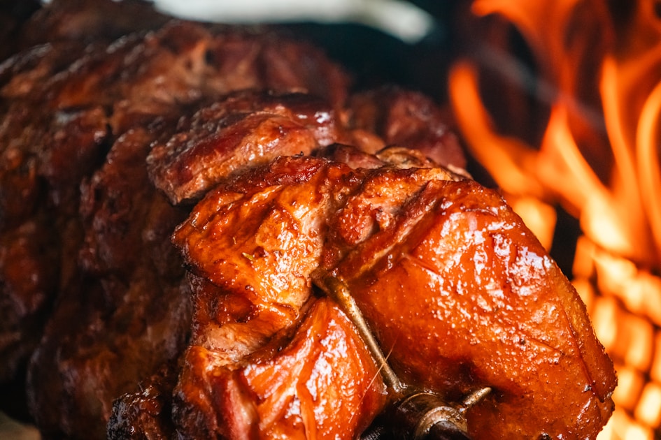 Smoked salmon on a regular grill — practical guide overview