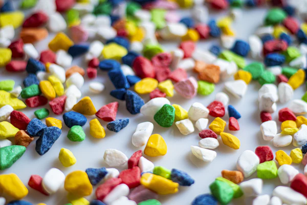 Plastic resin regrind pellets