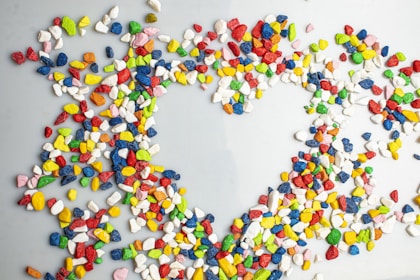 A picture of a heart made out of pills
