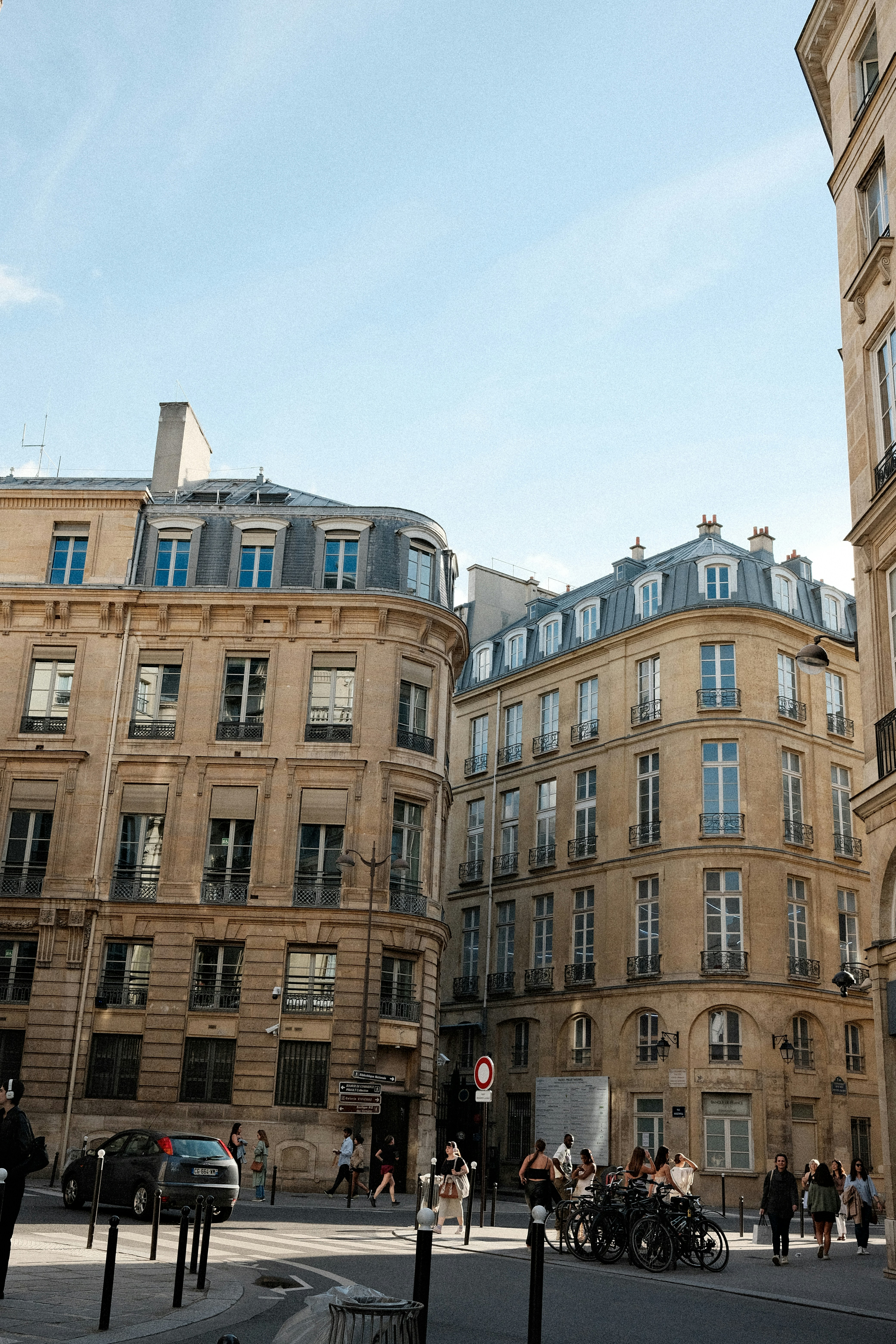 Photo by valentinlacoste