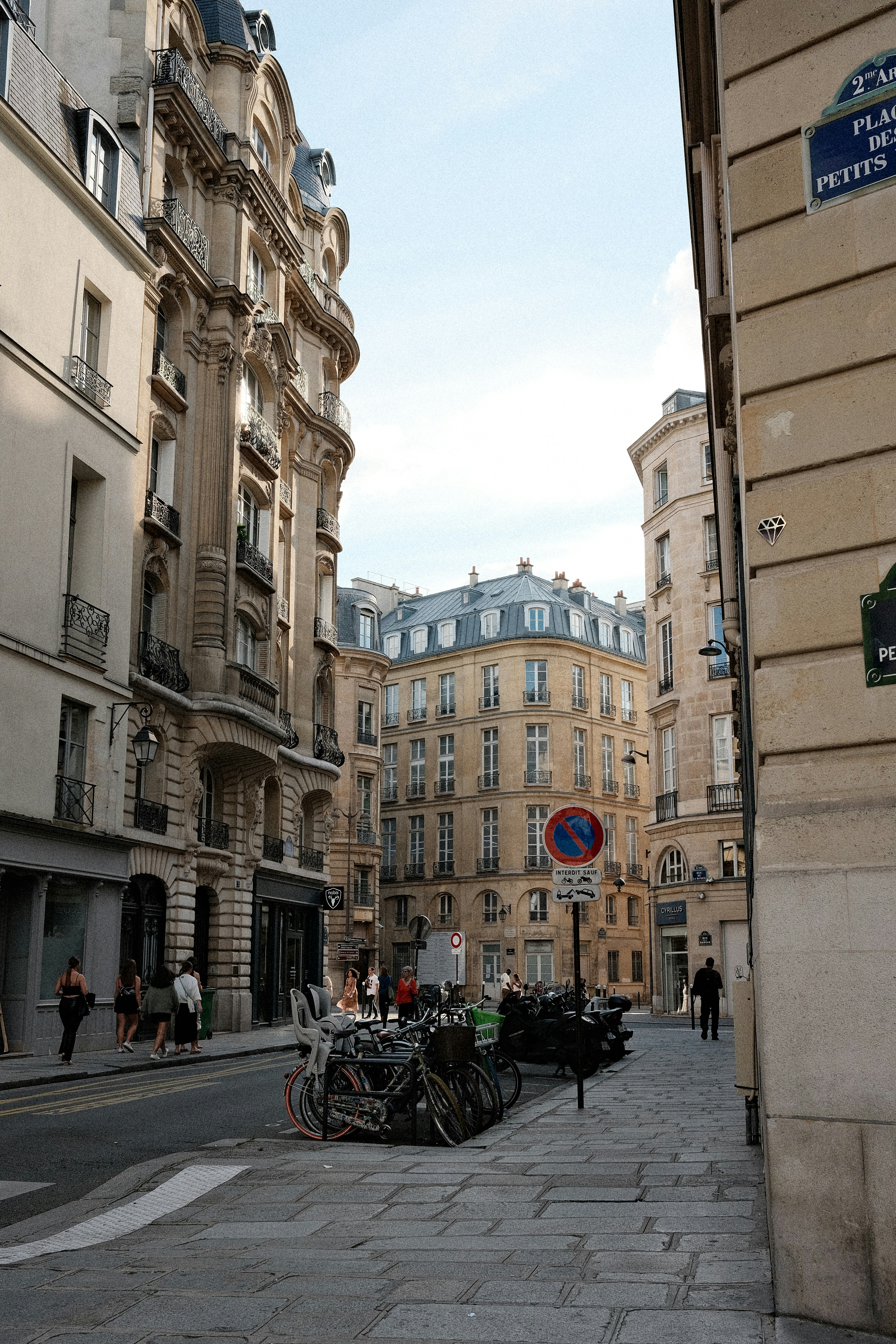 Photo by valentinlacoste