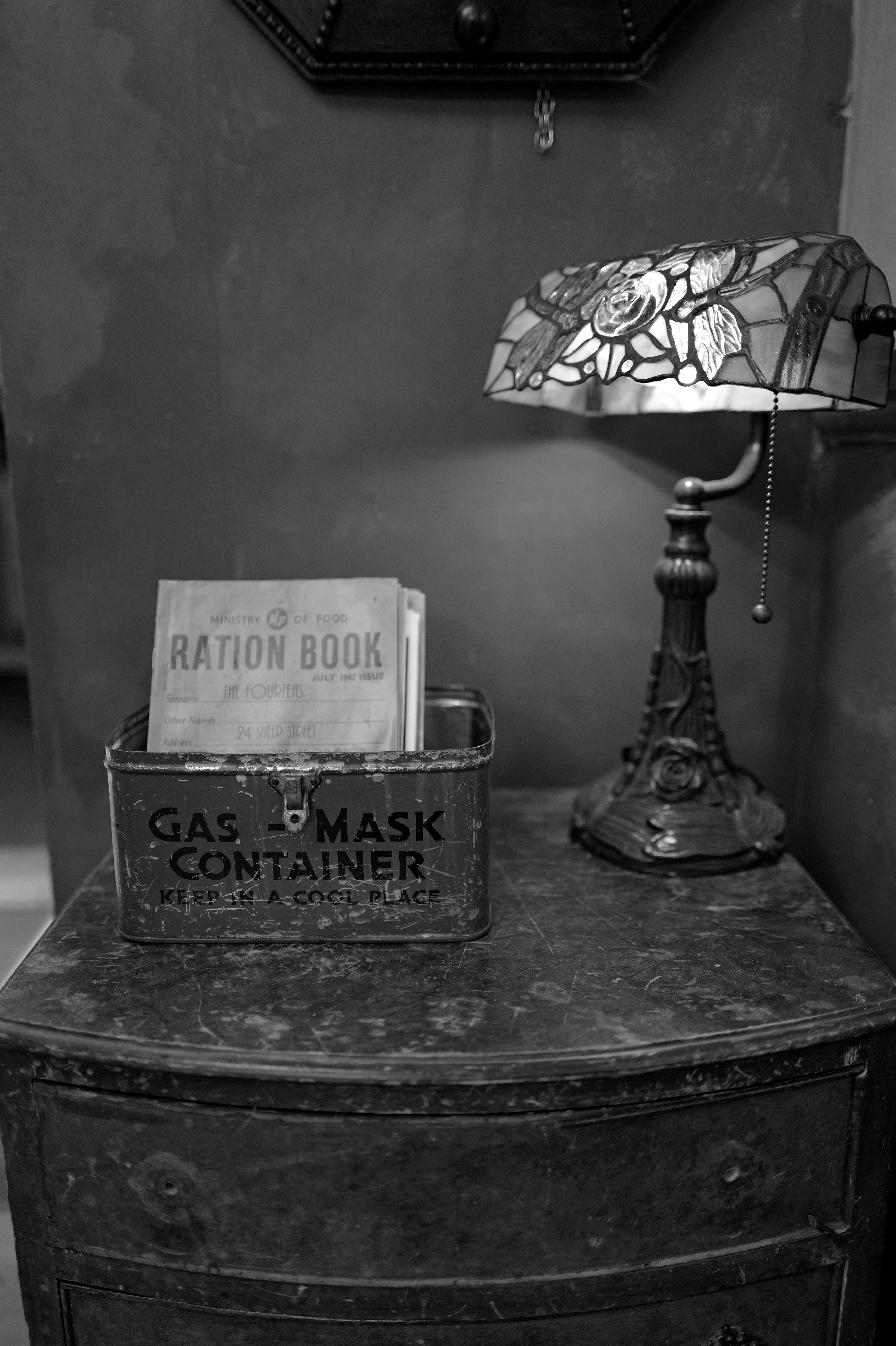 vintage bathroom nightstand aesthetic, wallpaper, Vintage Nightstand for Bathroom: Unique Decor & Storage Ideas 2