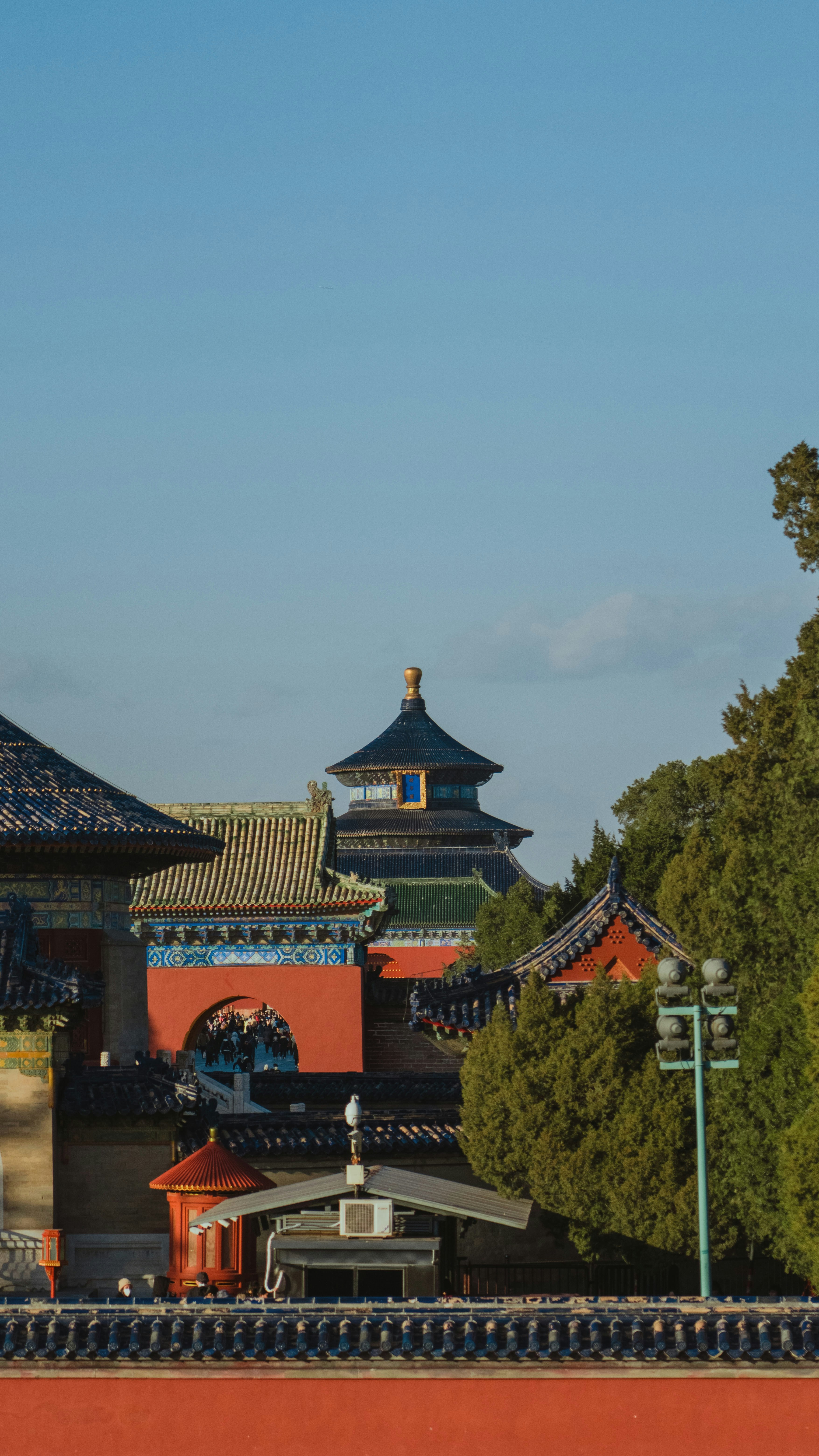 A building with a clock tower in the middle of it