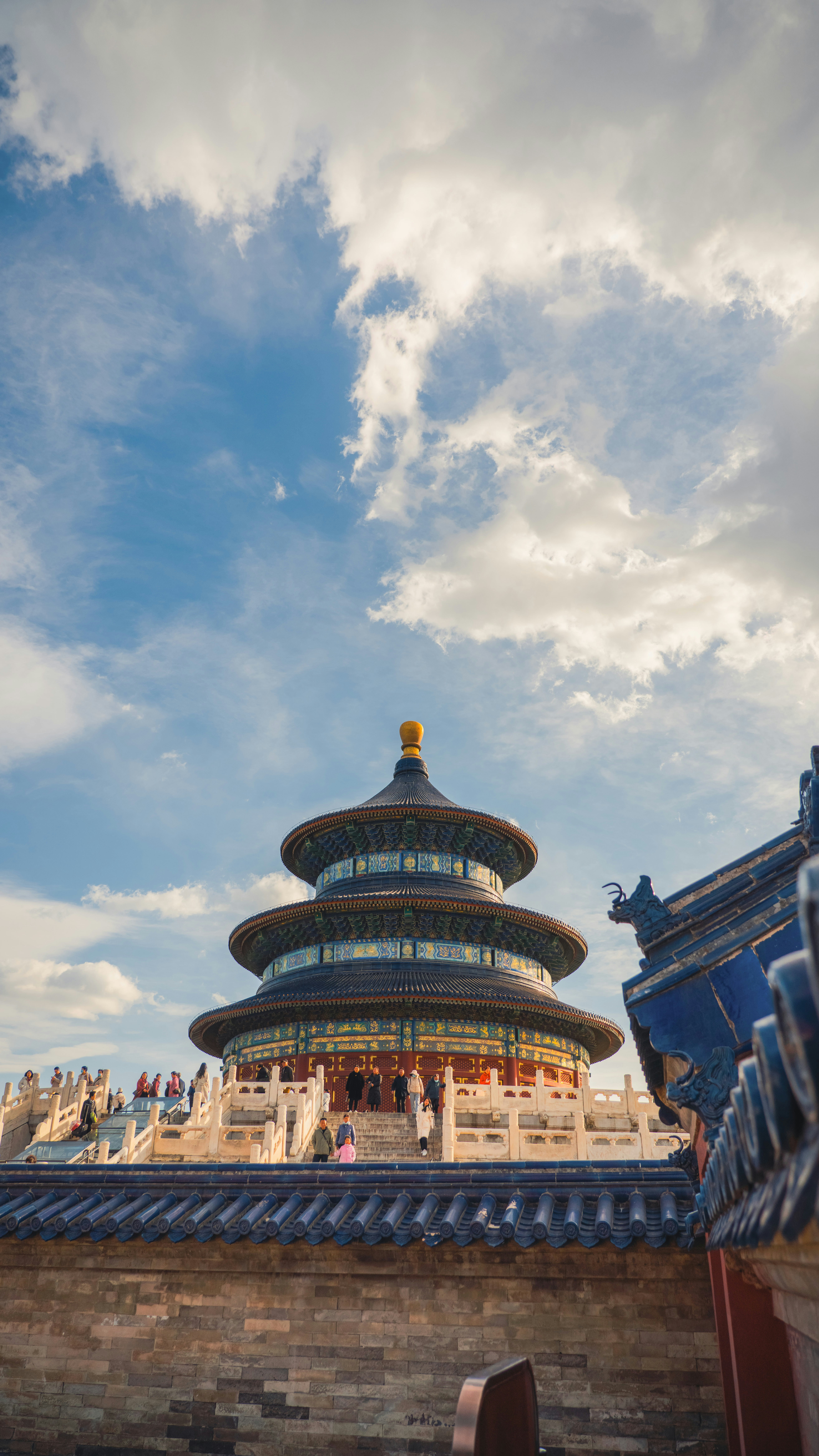 A building with a blue sky in the background