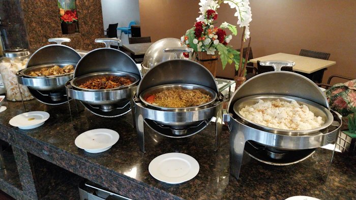 Brunch exclusiv — bufet premium complet, prezentare elegantă