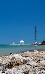 A view of the ocean from a rocky beach
