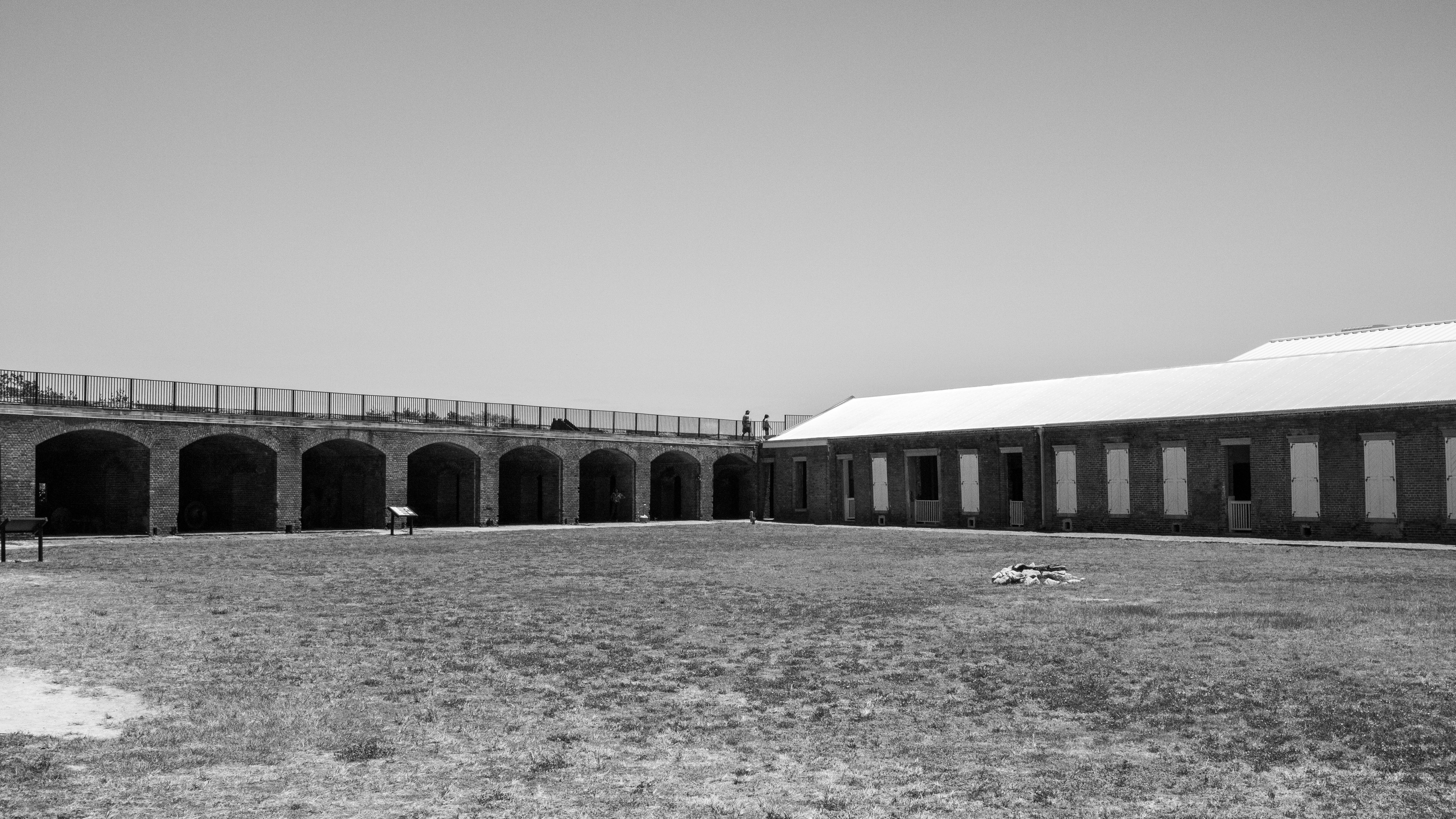 A black and white photo of a building