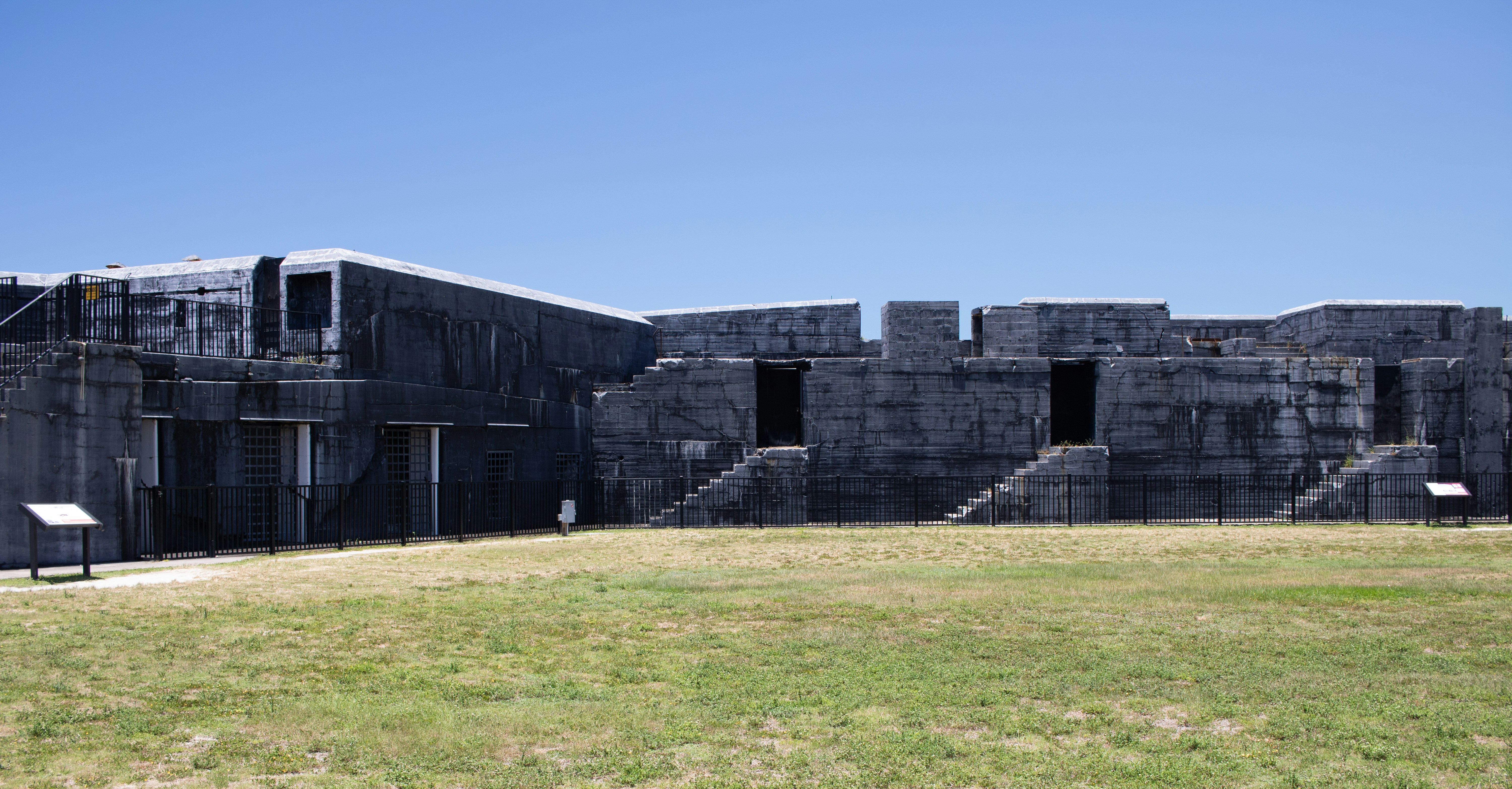 A large building that has a bunch of windows in it