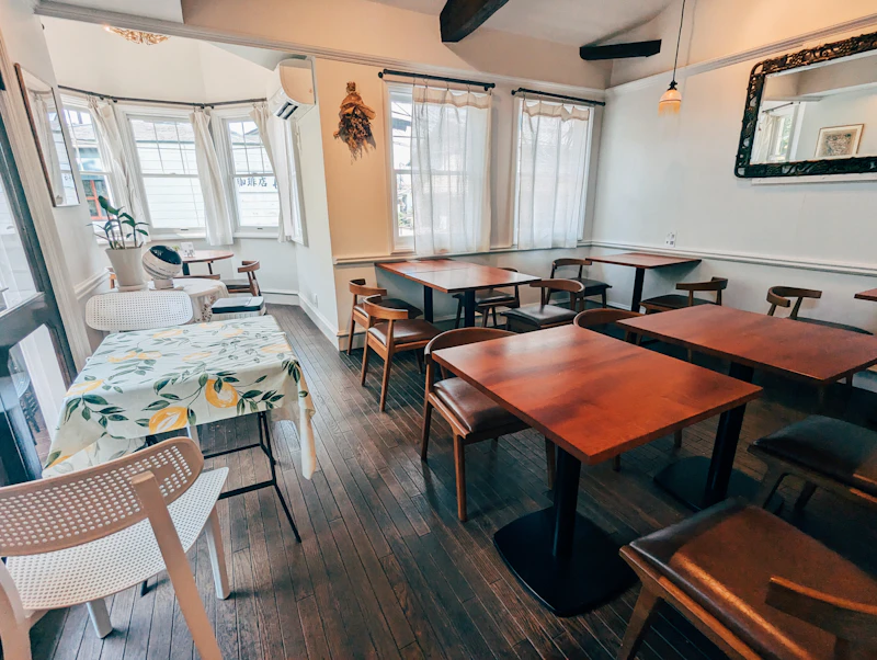 Best Meeting-Friendly Cafes in Kyoto for Calls and Client Sessions