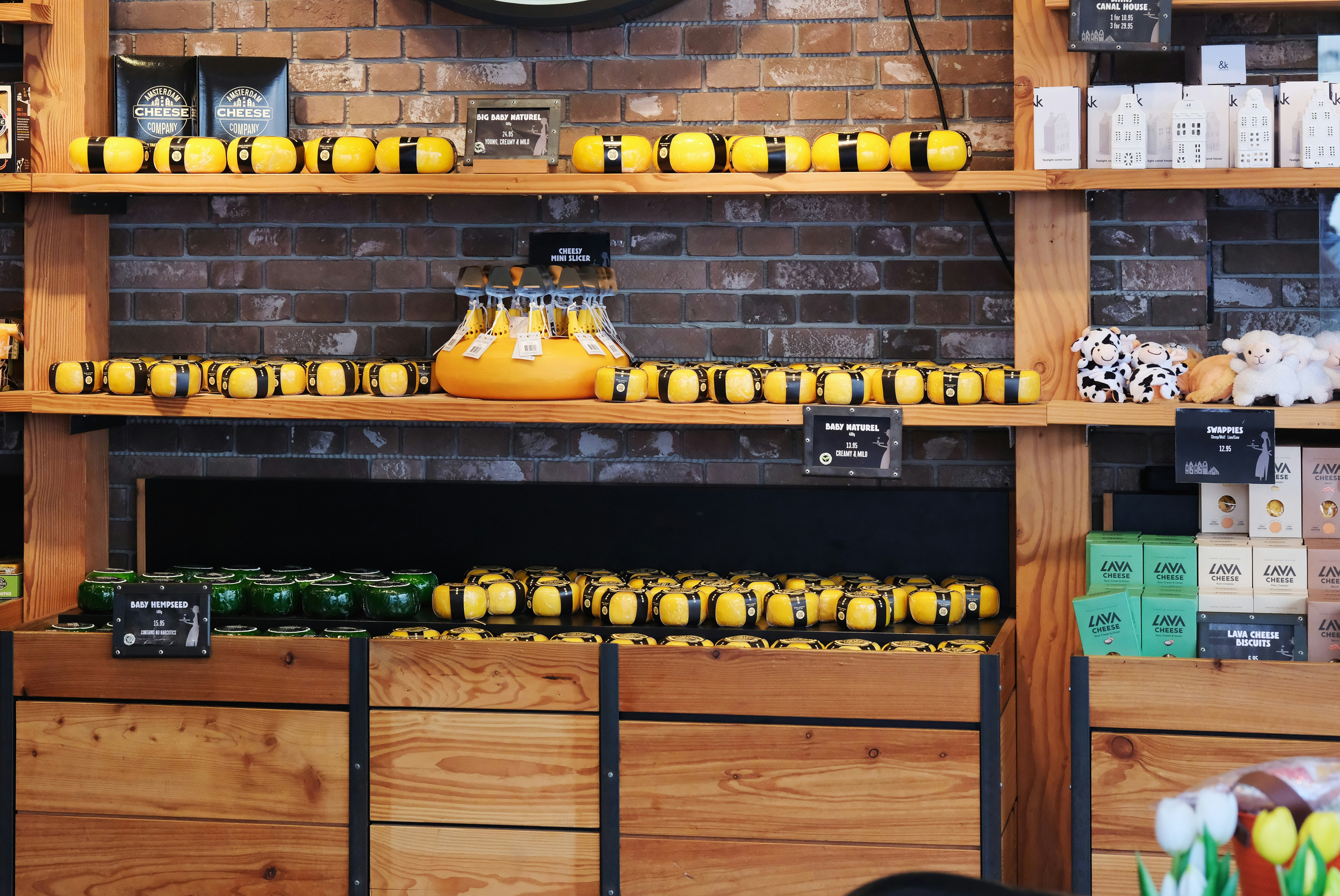 A store filled with lots of shelves filled with items