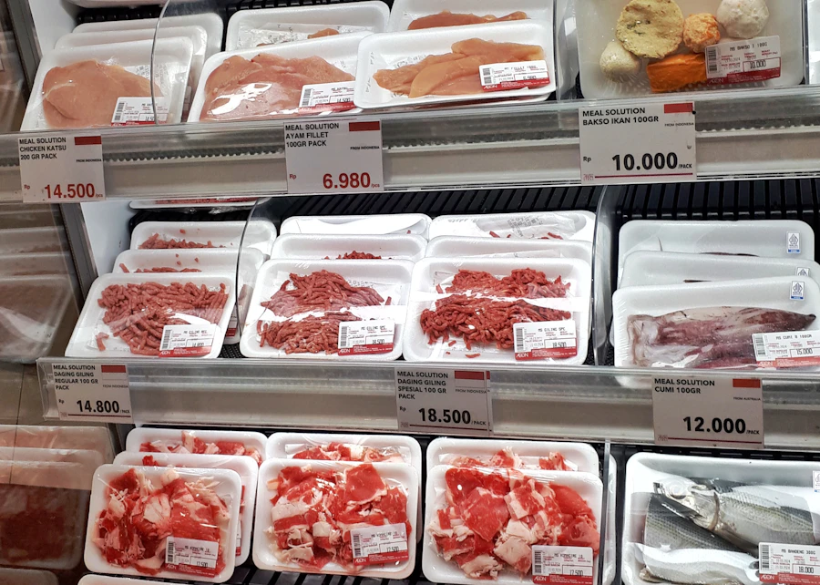 Fresh meat display case