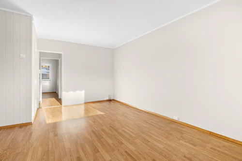 Empty clean room after end of tenancy clean