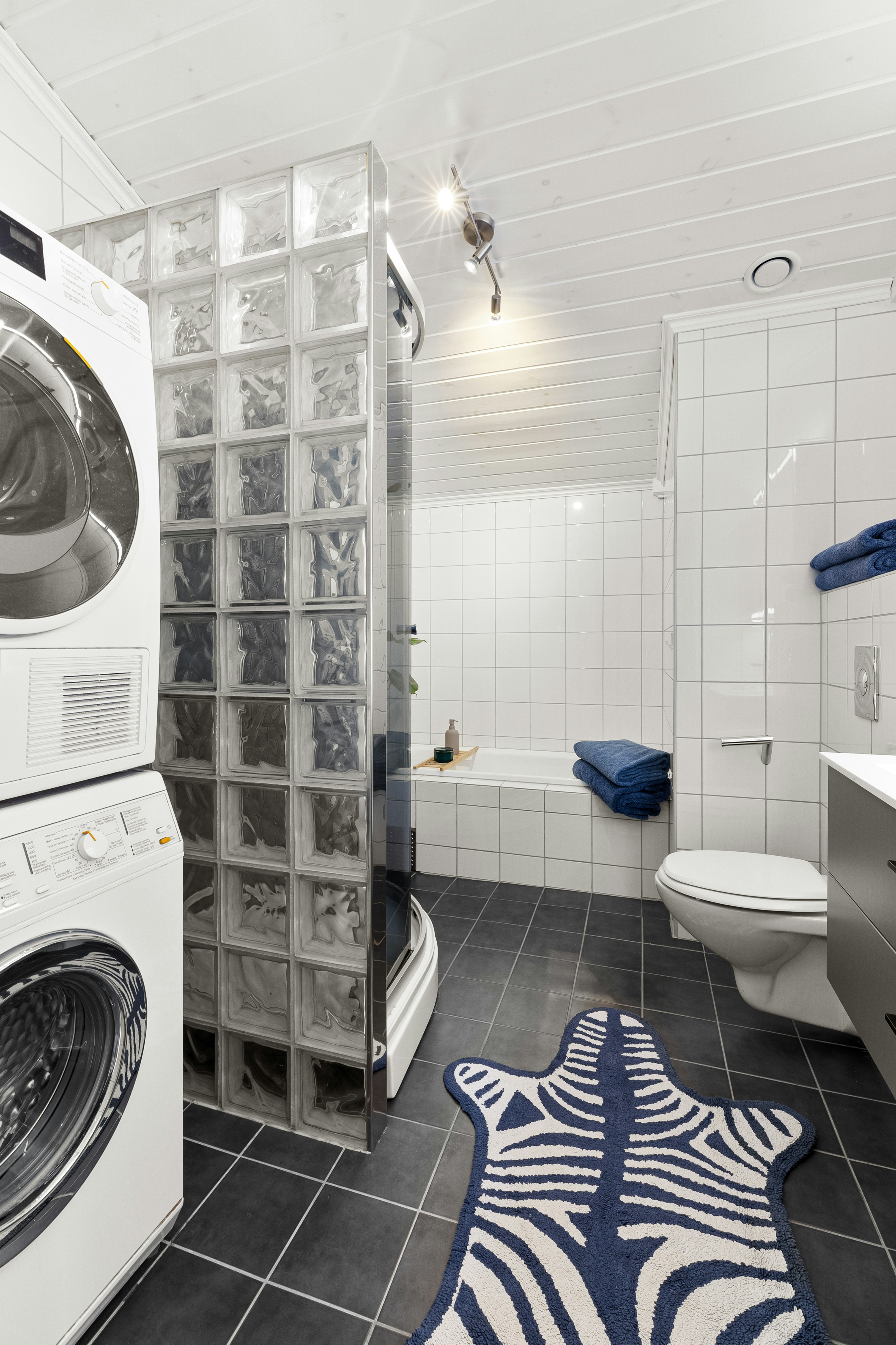 Photo by alextyson195