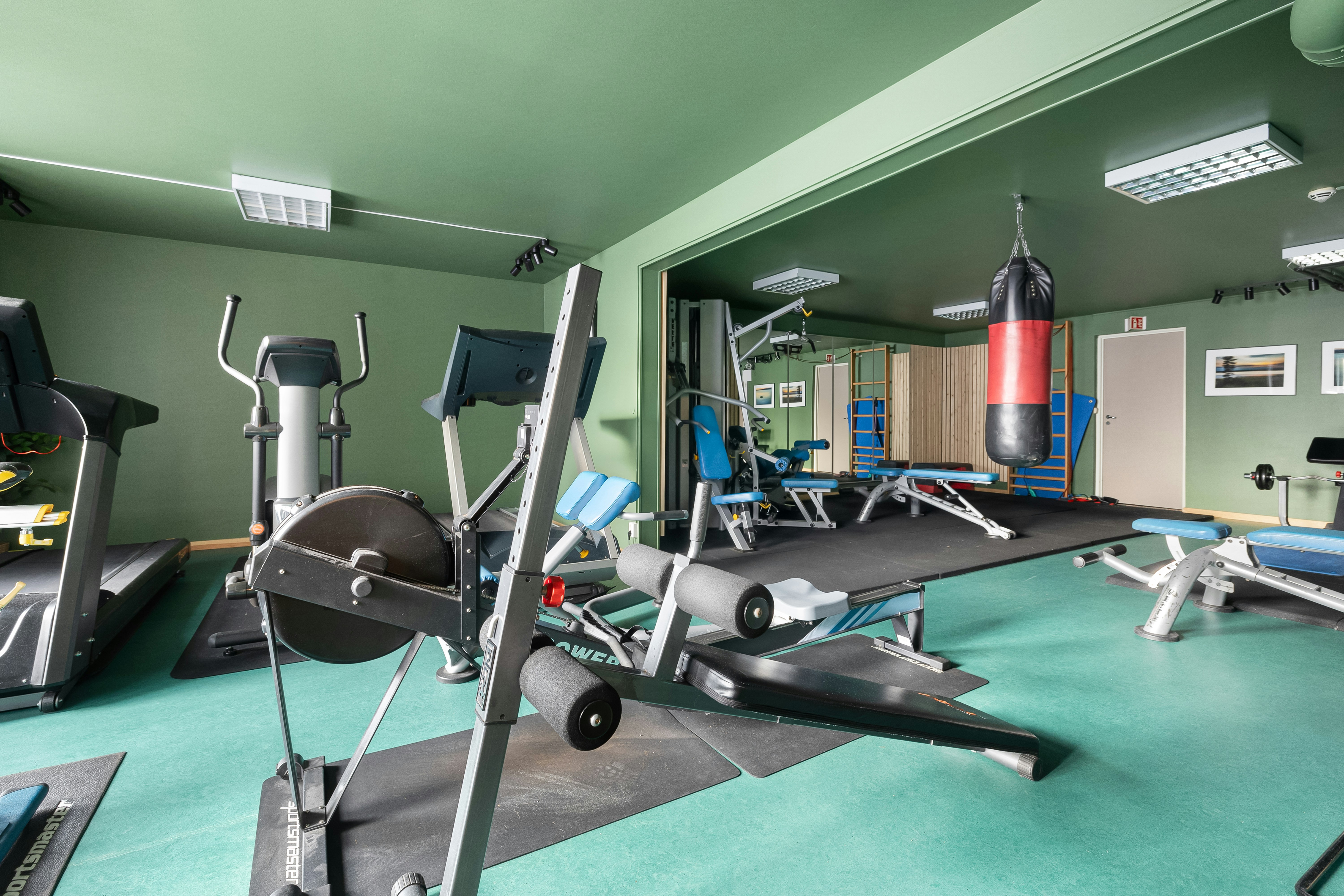 Modern gym equipment and amenities available 24/7 - 24 hour gym san diego