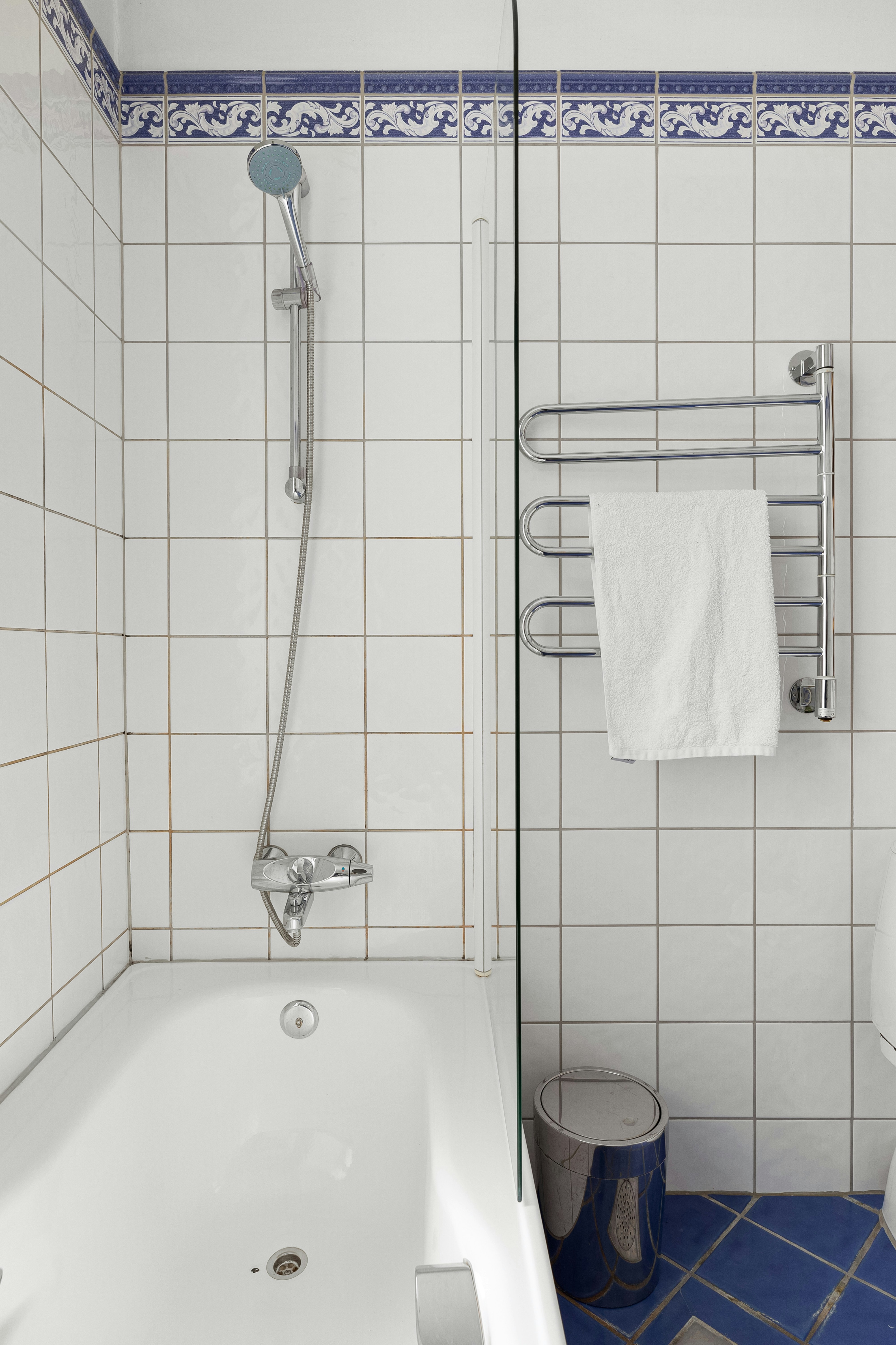8 Reglazing Tutorials for Proper Ventilation in Small Bathrooms